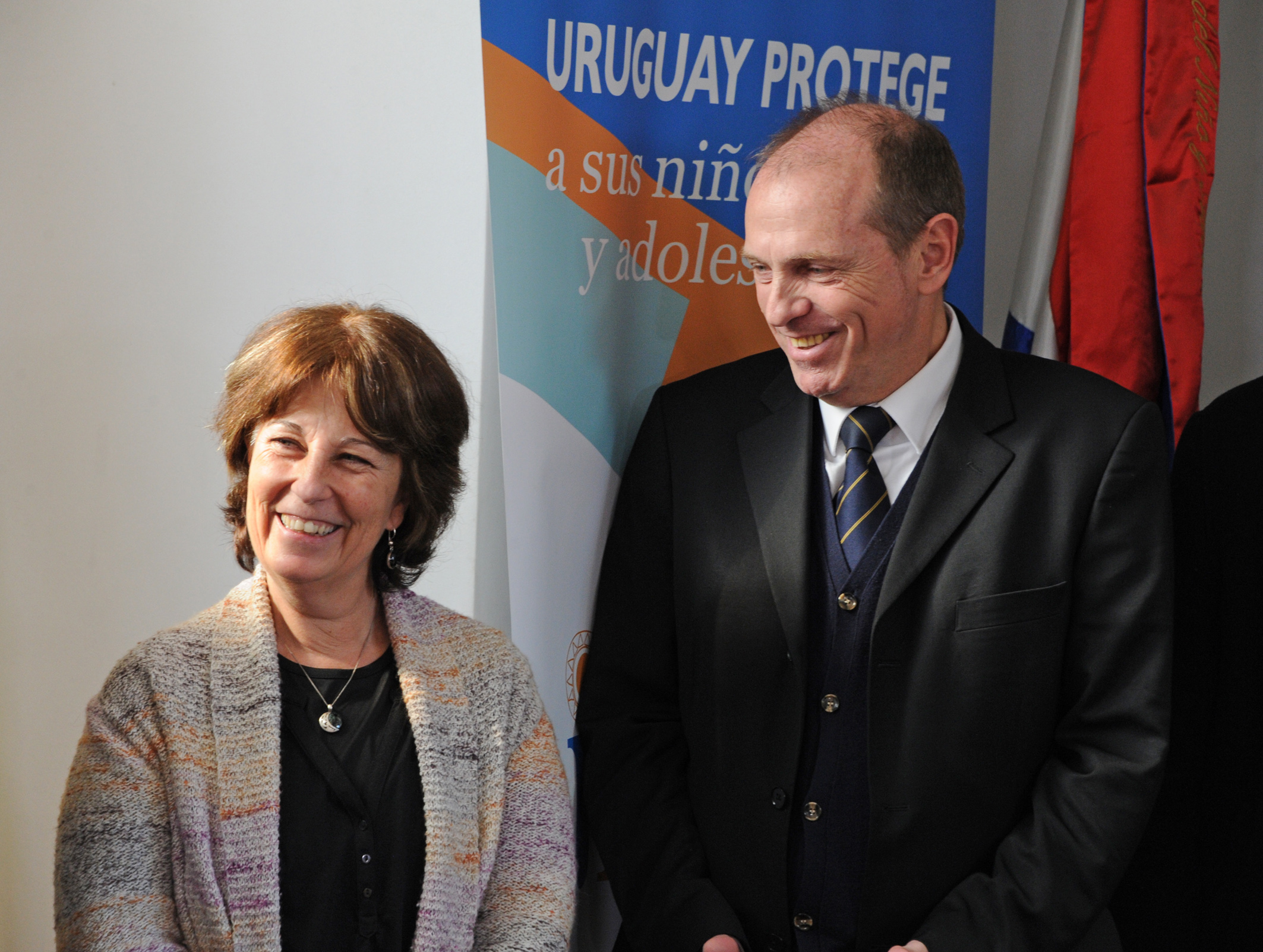 Presidenta del INAU, Marisa Lindner, junto al director Eduardo Katz, previo al inicio de la actividad