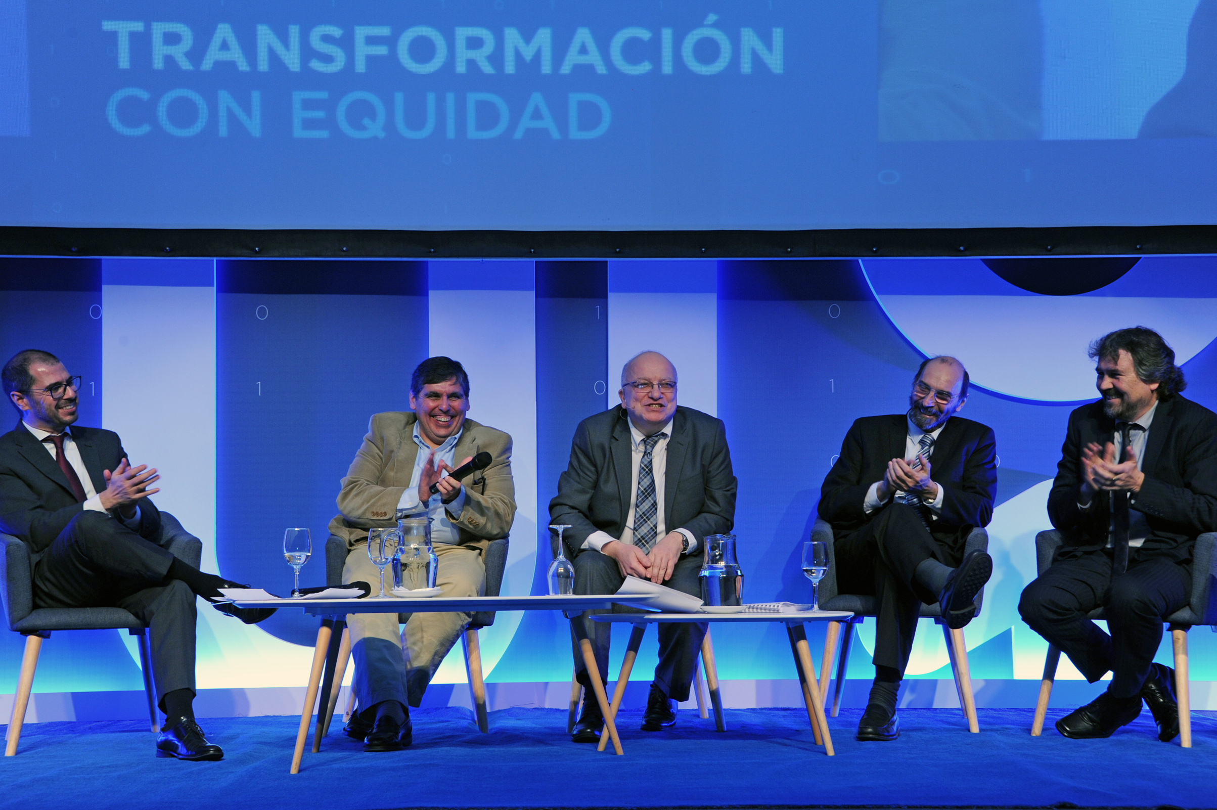 Prosecretario de Presidencia, Juan Andrés Roballo, junto a Consejo Directivo, Víctor Villar, José Clastornik, Jorge Abin y Diego Pastorín