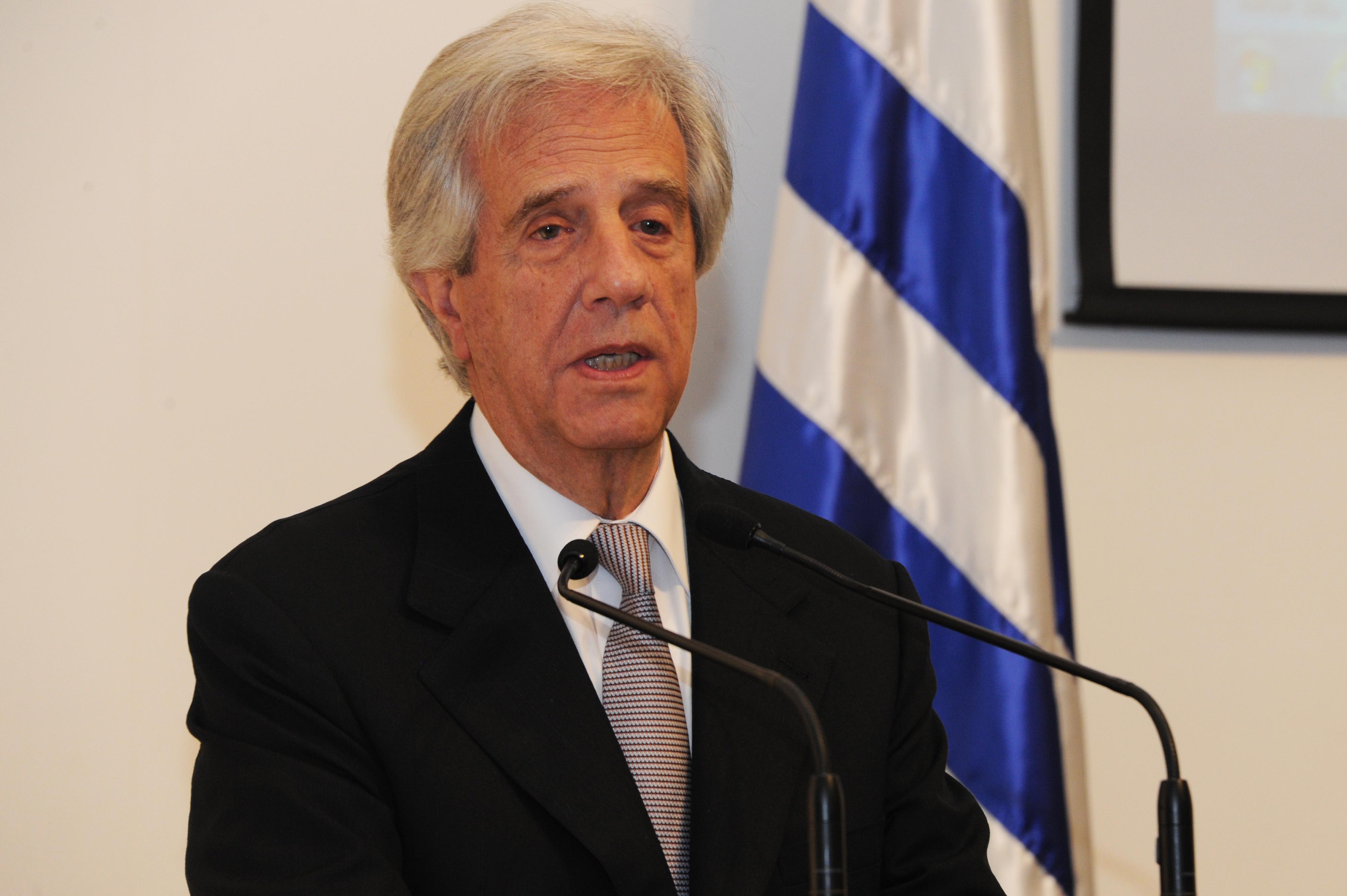 Vázquez encabeza el foro "Evidencia y riesgos sobre la utilización del cannabis"