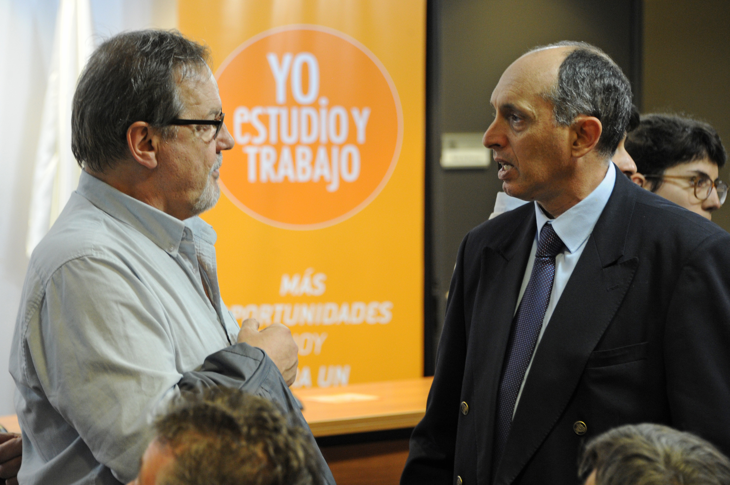 Gustavo Bernini, presidente de Inacoop, en diálogo con presidente de UTE, Gonzalo Casaravilla