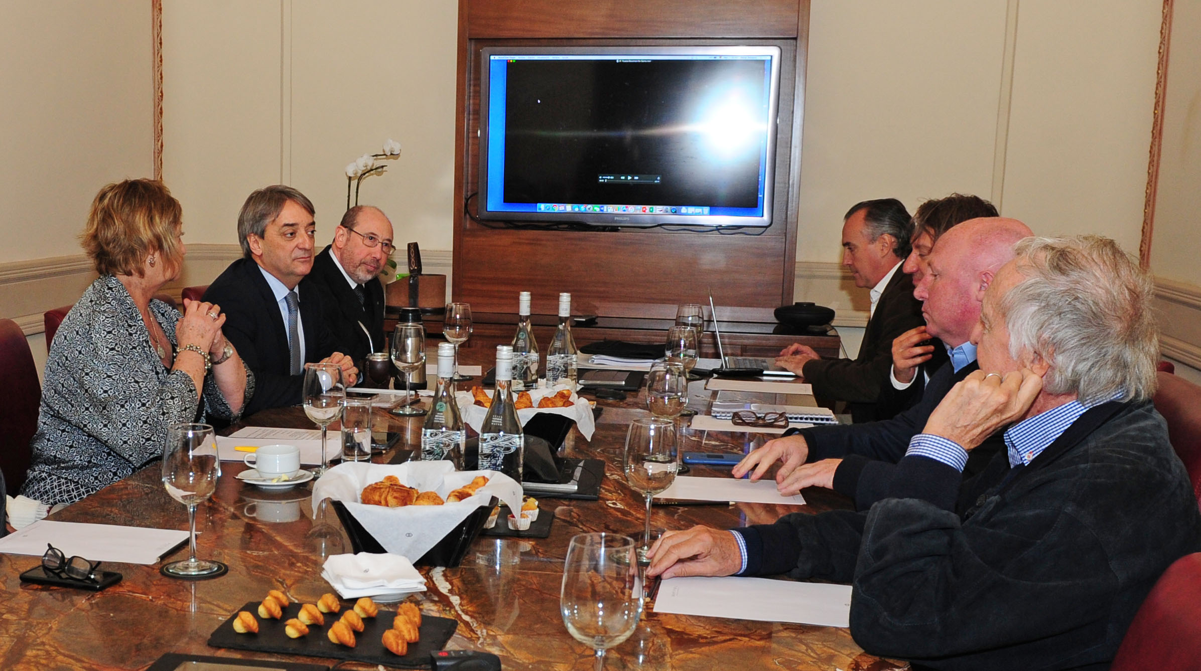 Delegaciones de Uruguay y Argentina definieron plan de trabajo para la organización del Mundial 2030