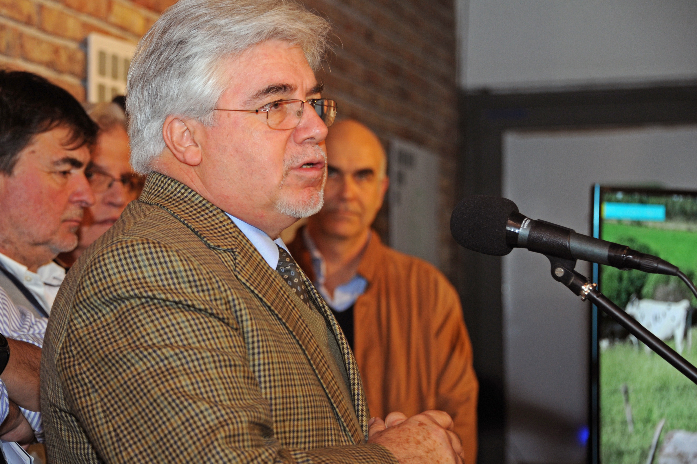Tabaré Aguerre en inauguración de estand en Expo Prado