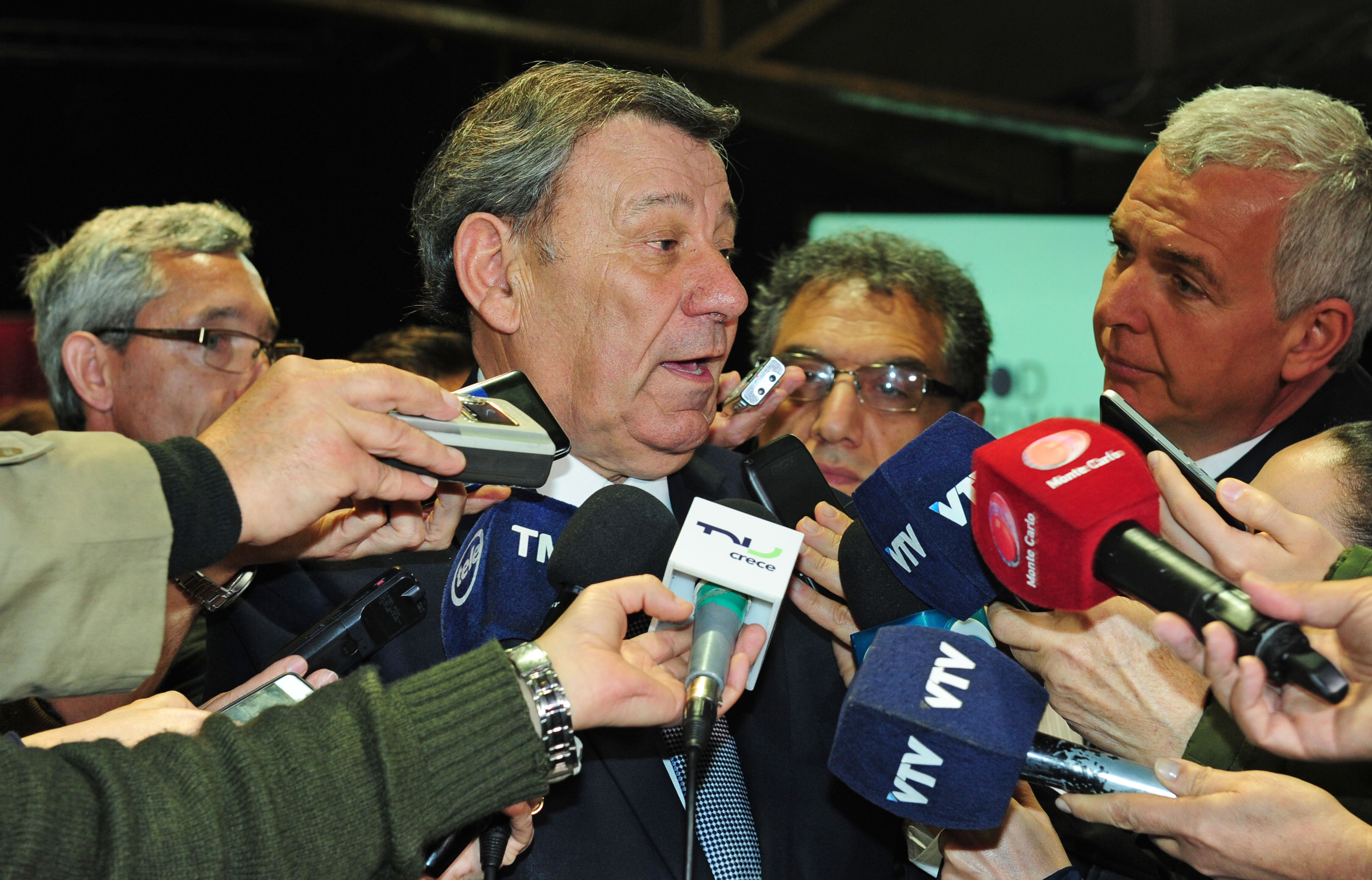 Rodolfo Nin Novoa dialoga con la prensa