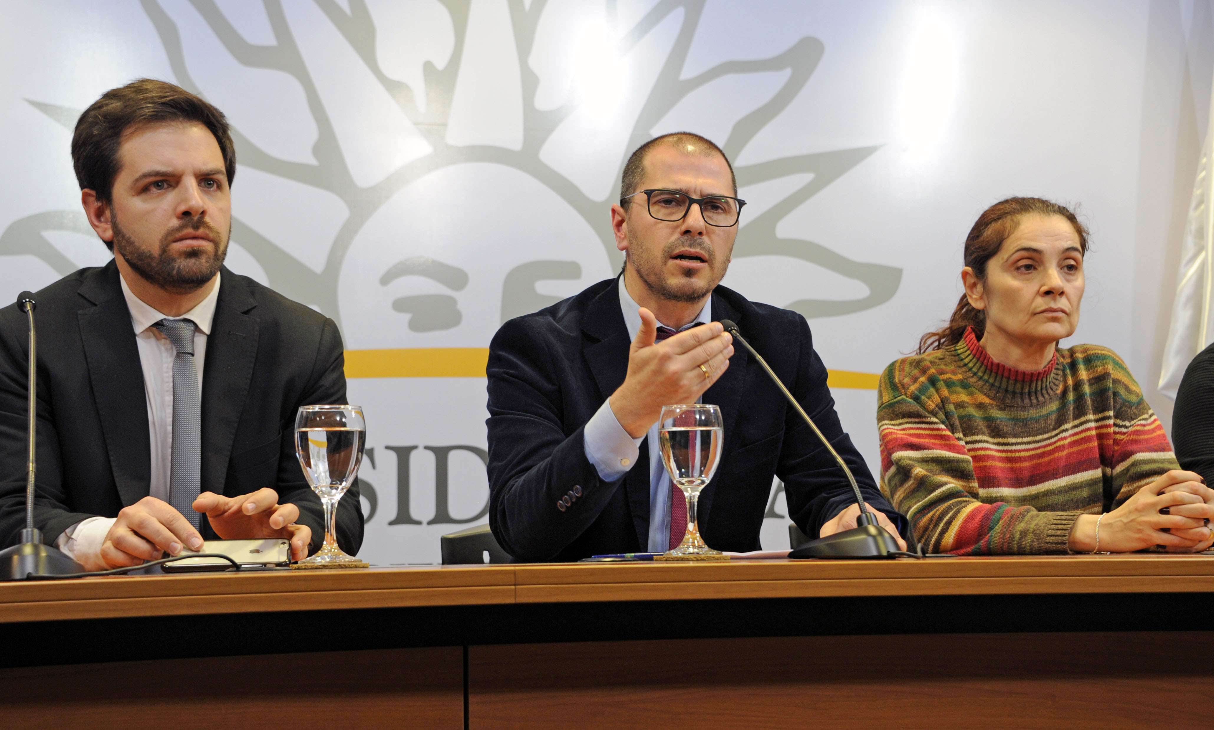 Conferencia de prensa sobre situación de la venta de cannabis en Uruguay
