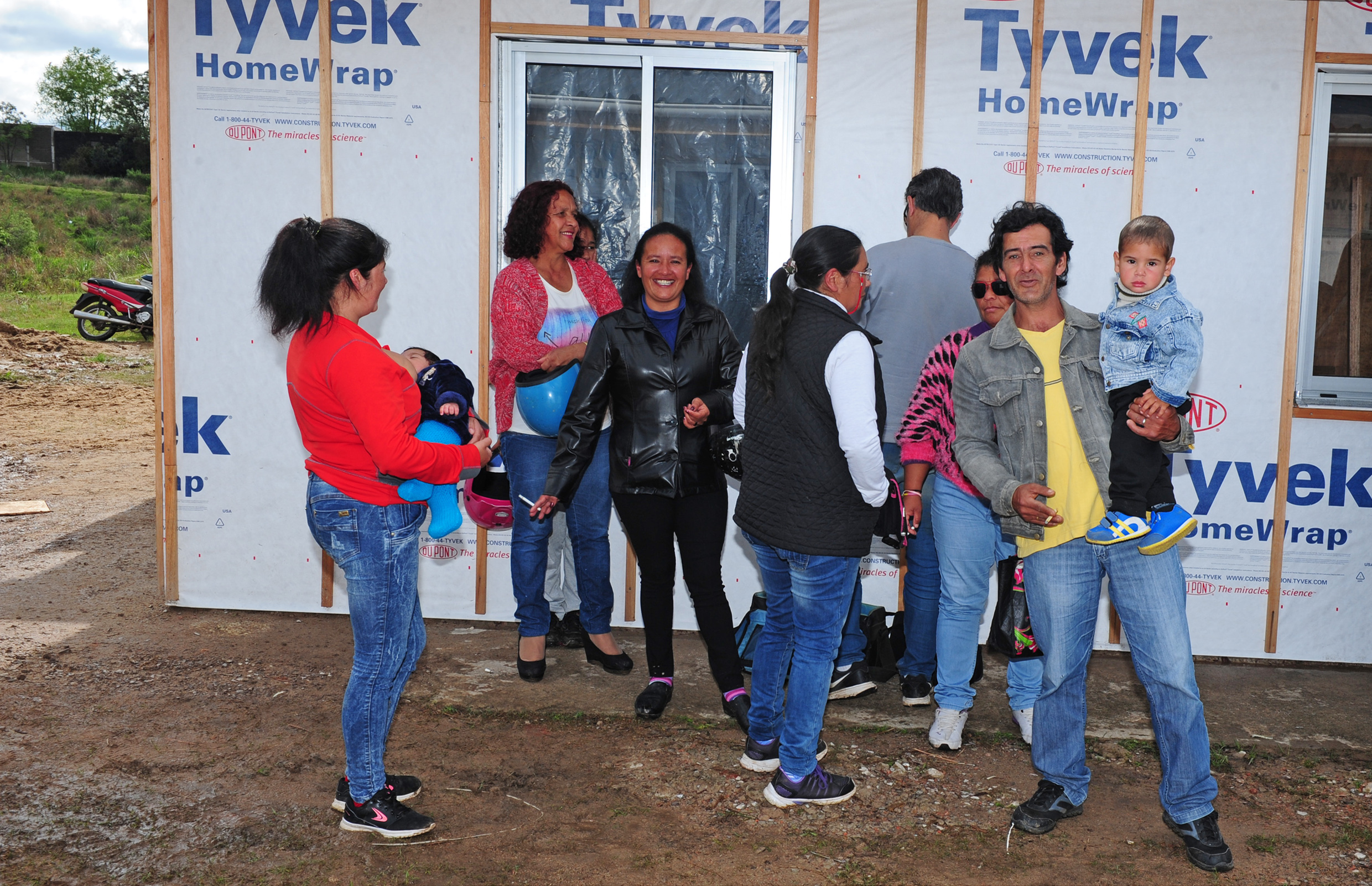Vecinos del barrio T15, beneficiarios de las viviendas