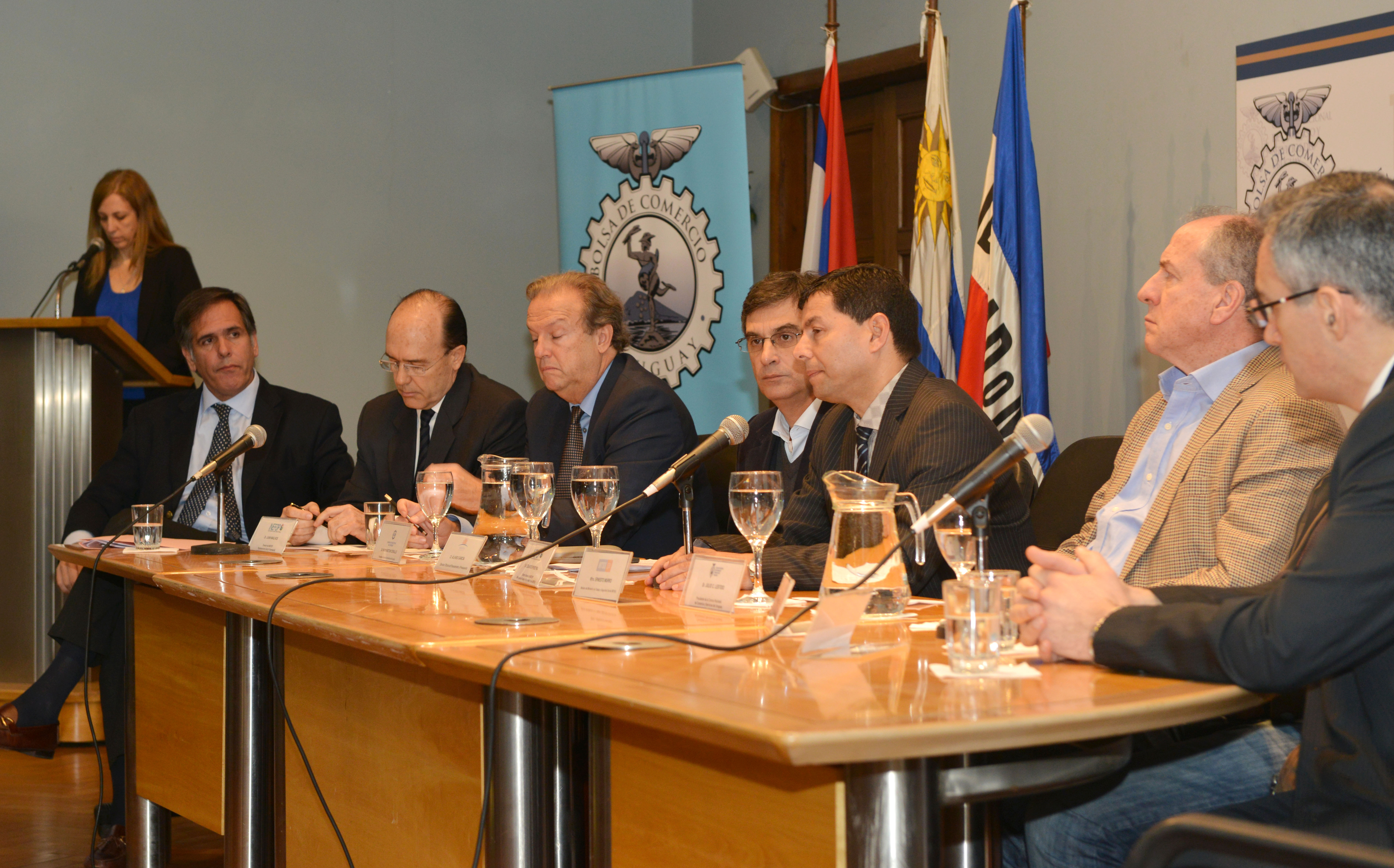 Presentación de encuesta de satisfacción de personas y empresas