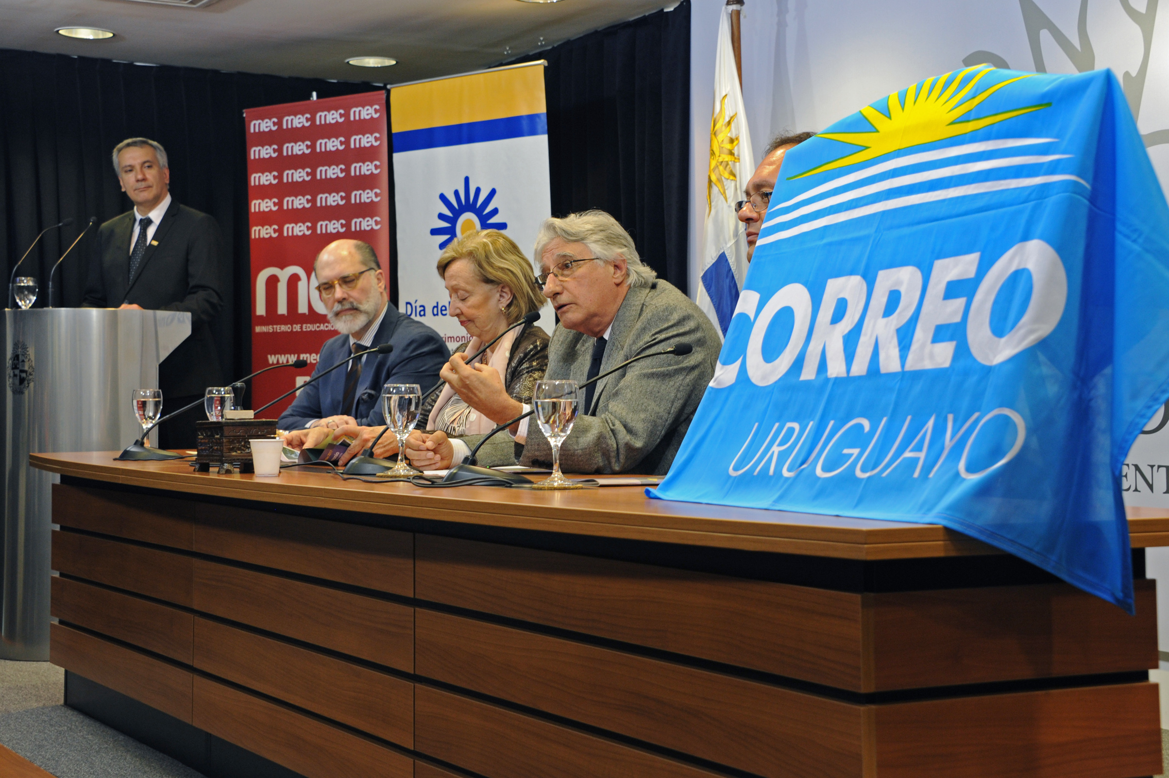 Nelson Inda, presidente de la Comisión de Patrimonio Cultural de la Nación, haciendo uso de la palabra