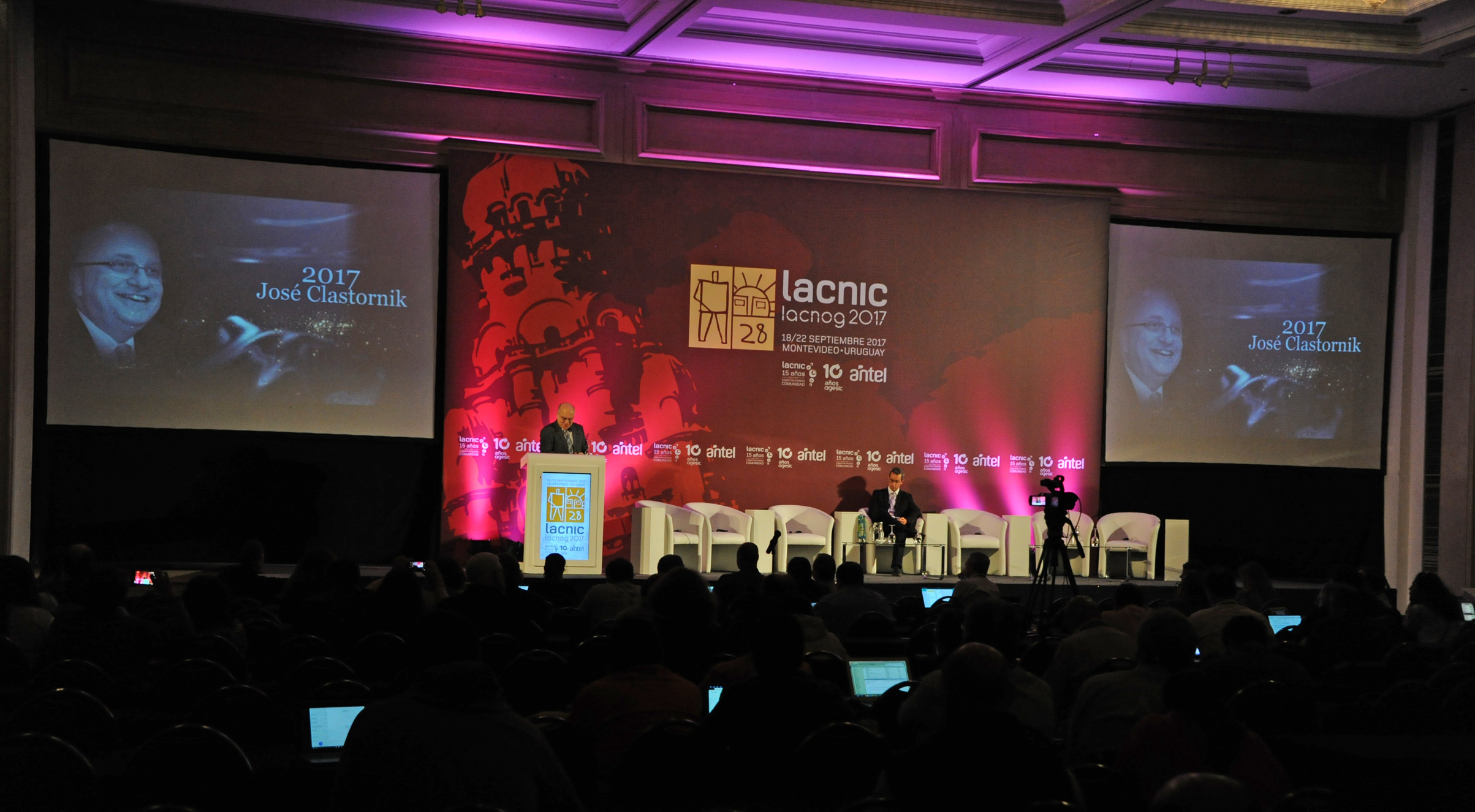 José Clastornik, director de AGESIC, haciendo uso de la palabra