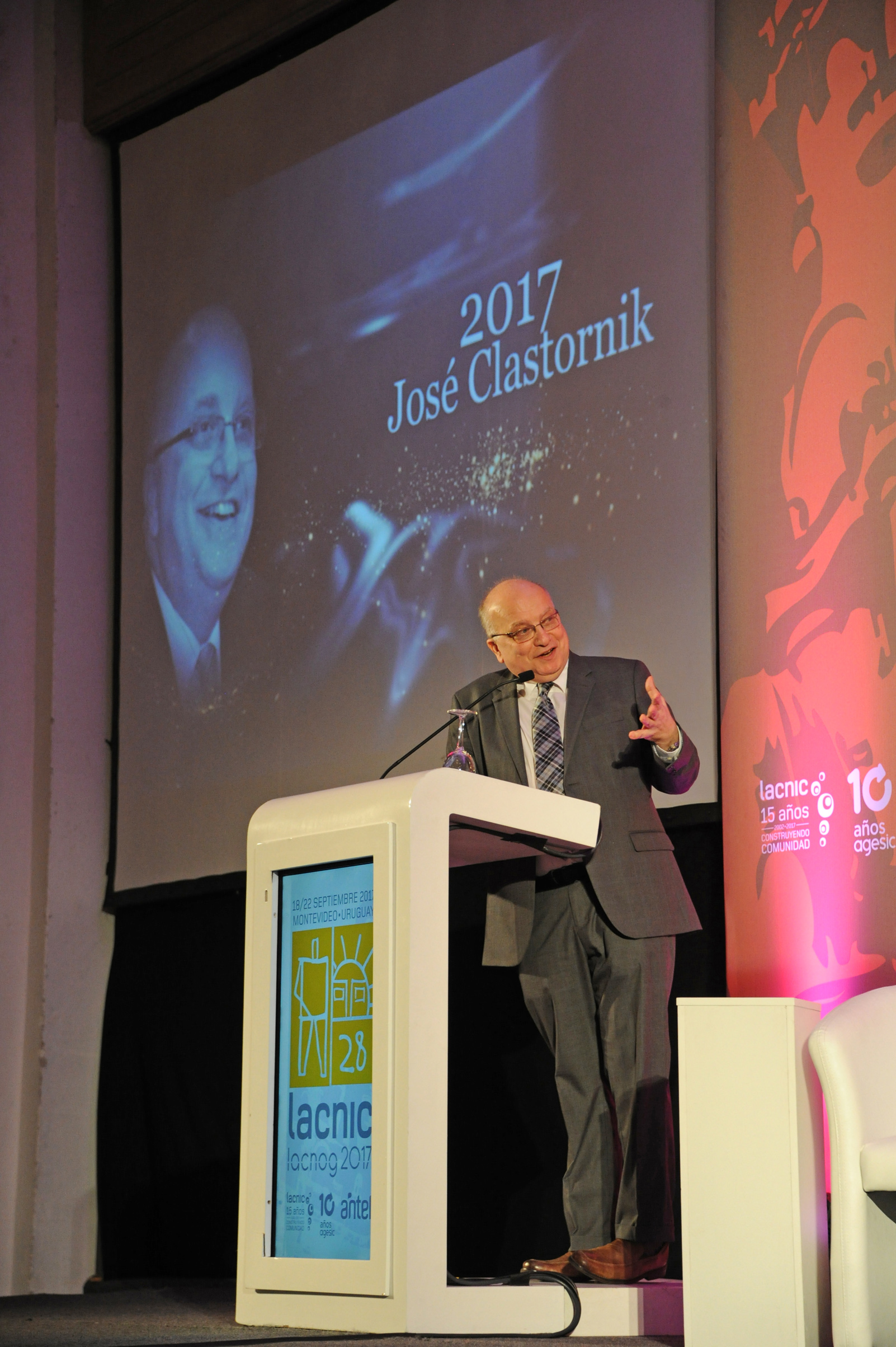 José Clastornik, director de AGESIC, haciendo uso de la palabra