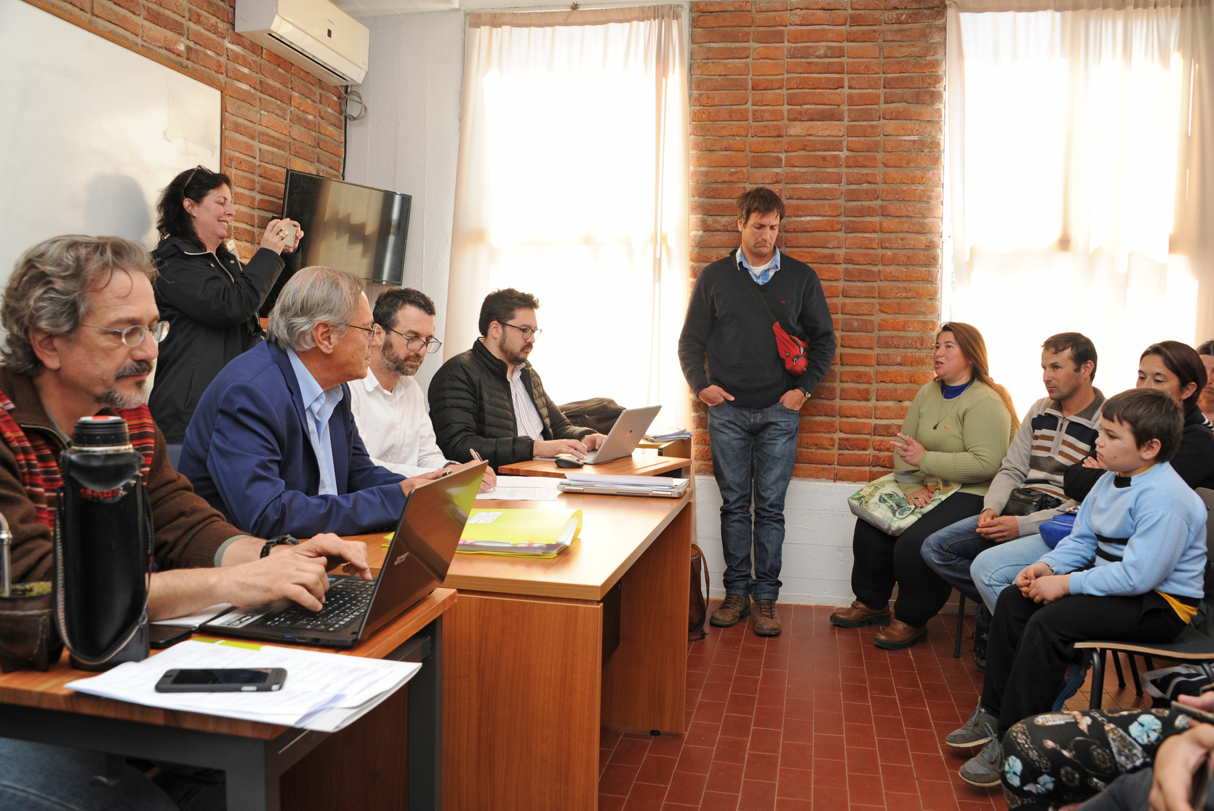 Ministro interino de Vivienda, Ordenamiento Territorial y Medio Ambiente, Jorge Rucks, en audiencias en Rocha