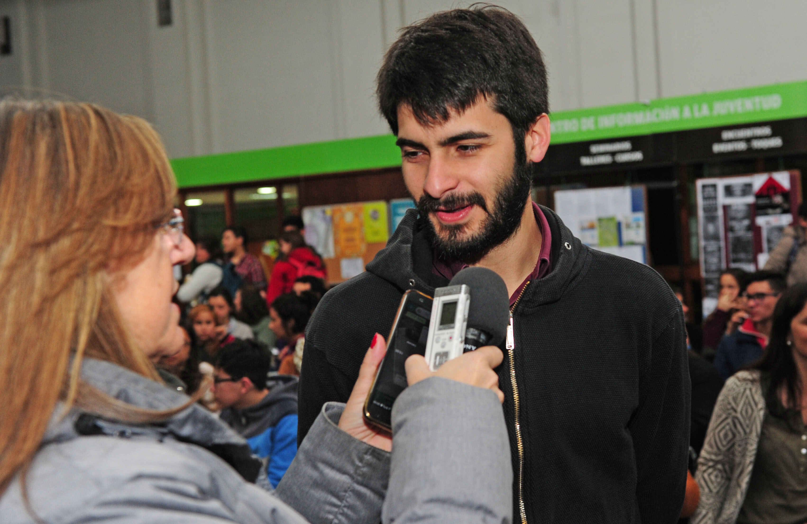 Director del Instituto Nacional de la Juventud, Federico Barreto, dialoga con la Secretaría de Comunicación