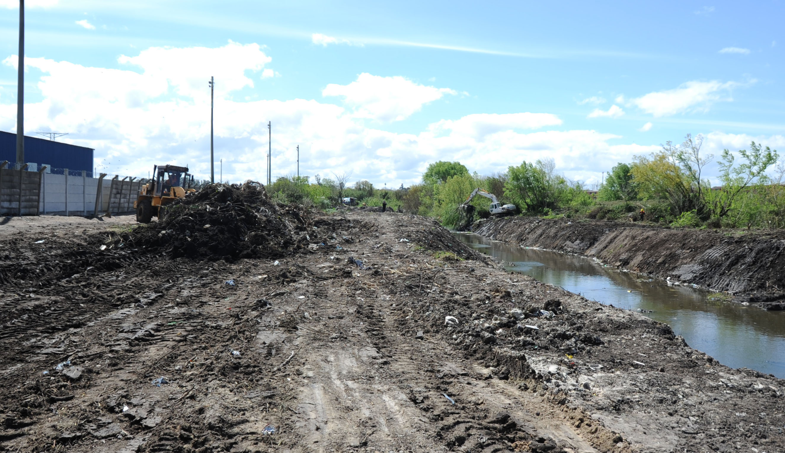 Obras en arroyo Miguelete