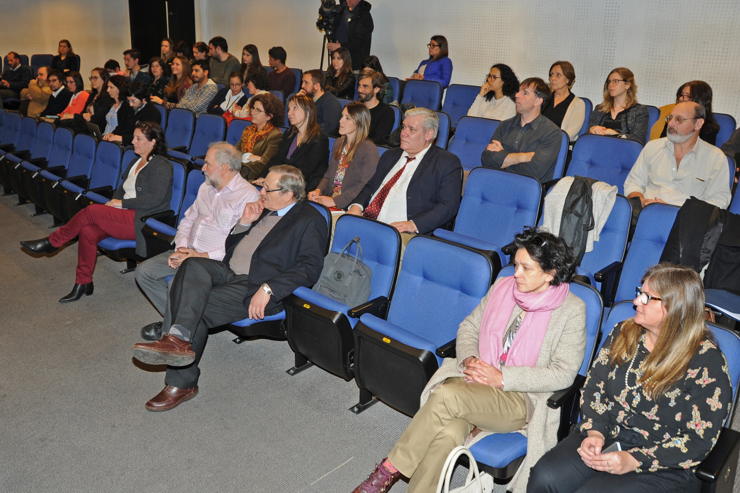 Ponencia sobre metagenómica en Torre Ejecutiva