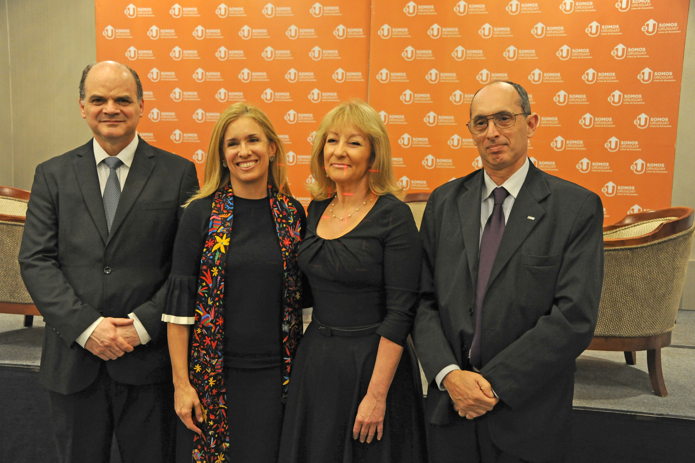 Presidente de Antel, Andrés Tolosa, presidenta de Ancap, Marta Jara, ministra de Industria, Carolina Cosse, y presidente de UTE, Gonzalo Casaravilla