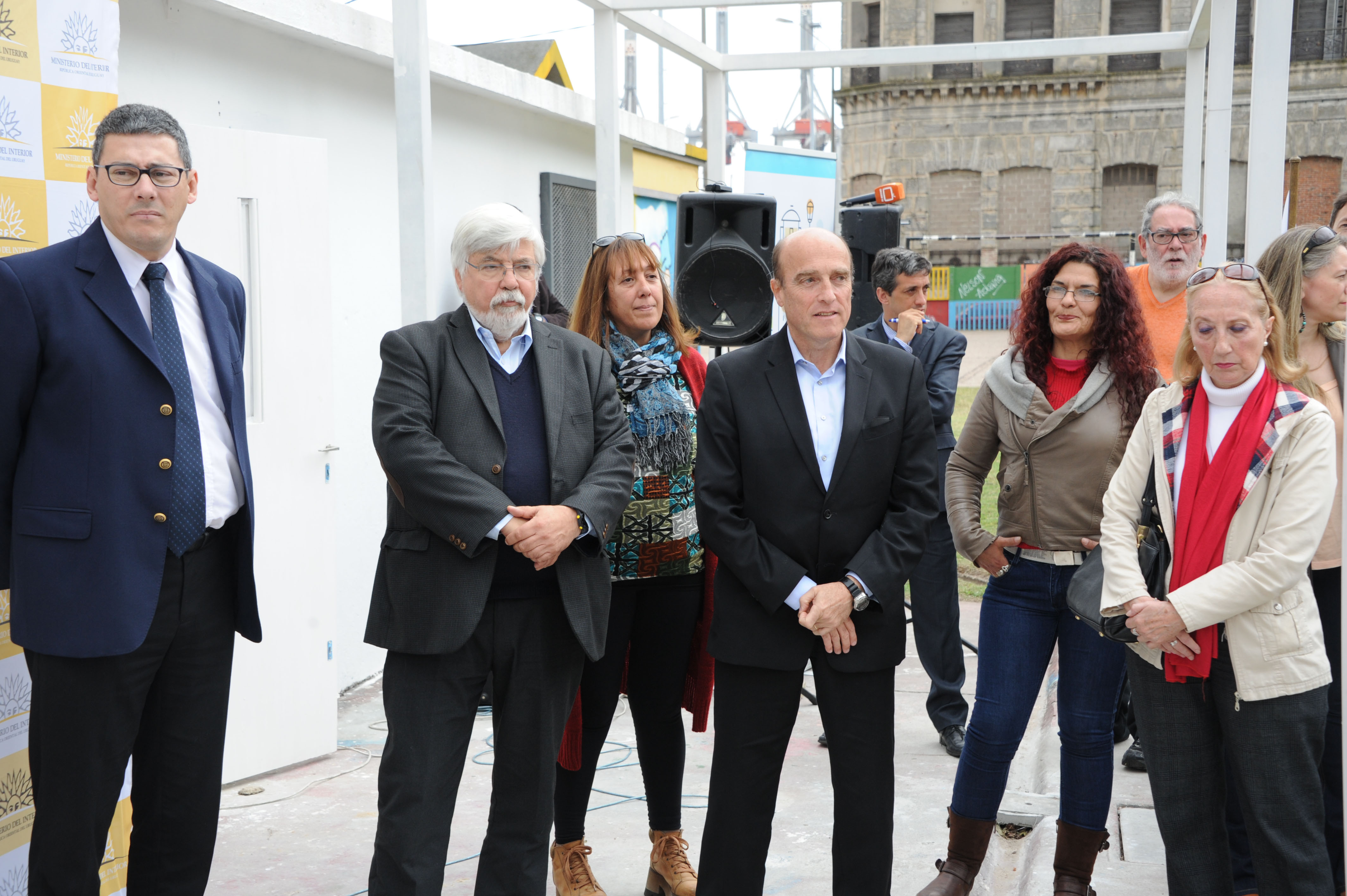 Ministro Eduardo Bonomi, acompañado del intendente Daniel Martínez, en inauguración de obras en la ex plaza de deportes n.° 1