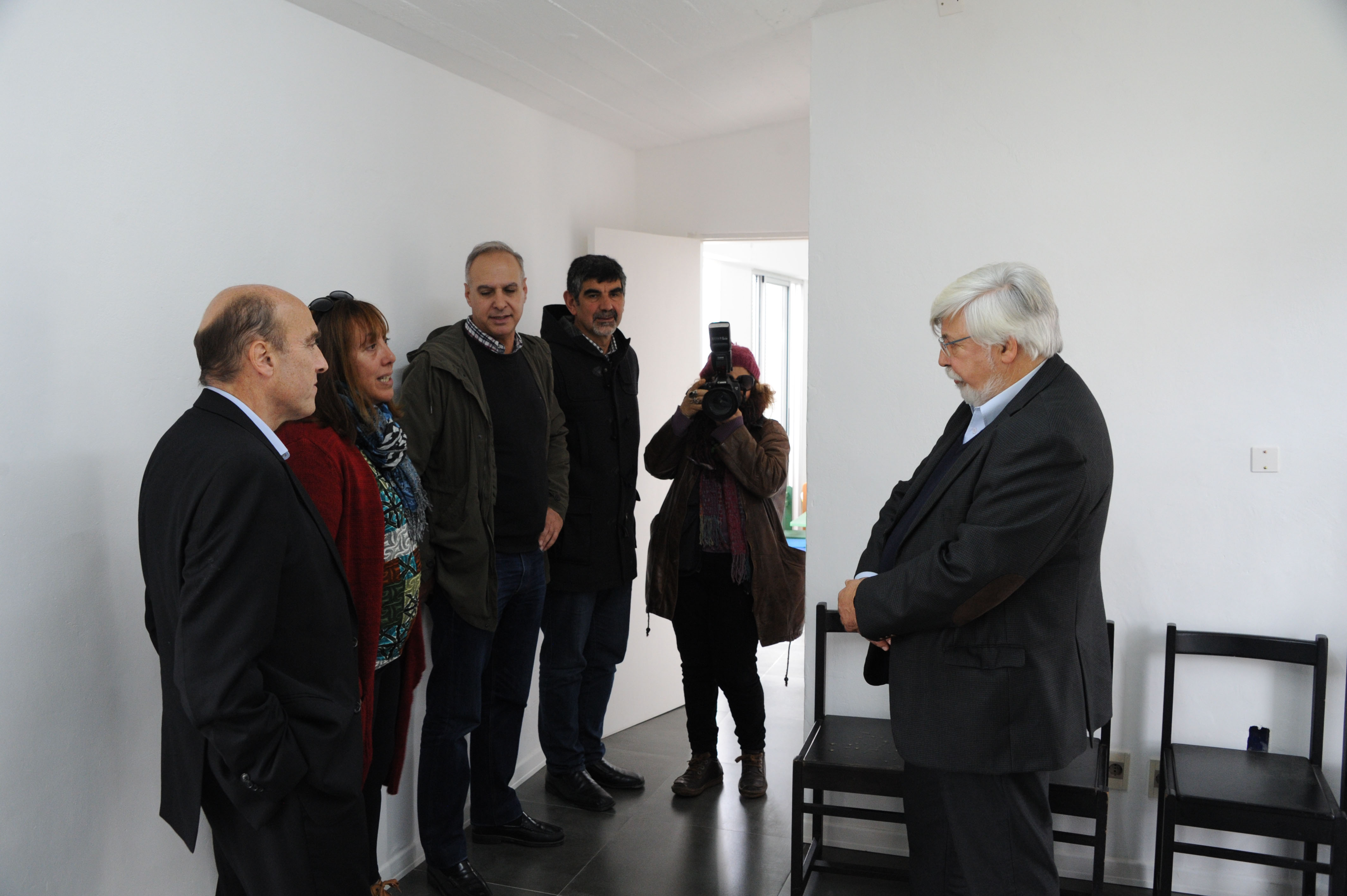 Ministro Eduardo Bonomi, acompañado del intendente Daniel Martínez, en inauguración de obras en la ex plaza de deportes n.° 1