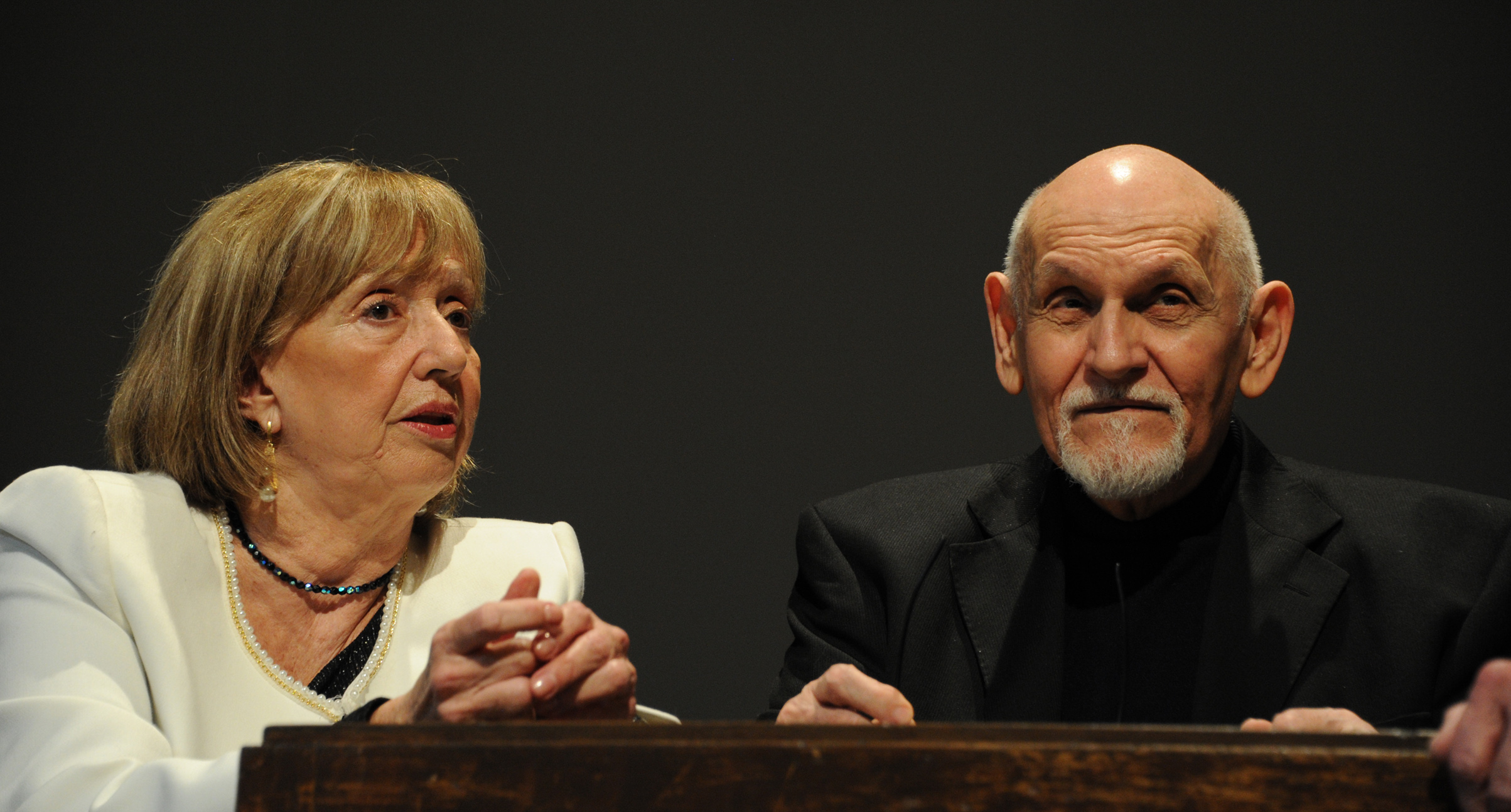 Ministra de Educación y Cultura, María Julia Muñoz, junto al actor, escritor y director Villanueva Cosse