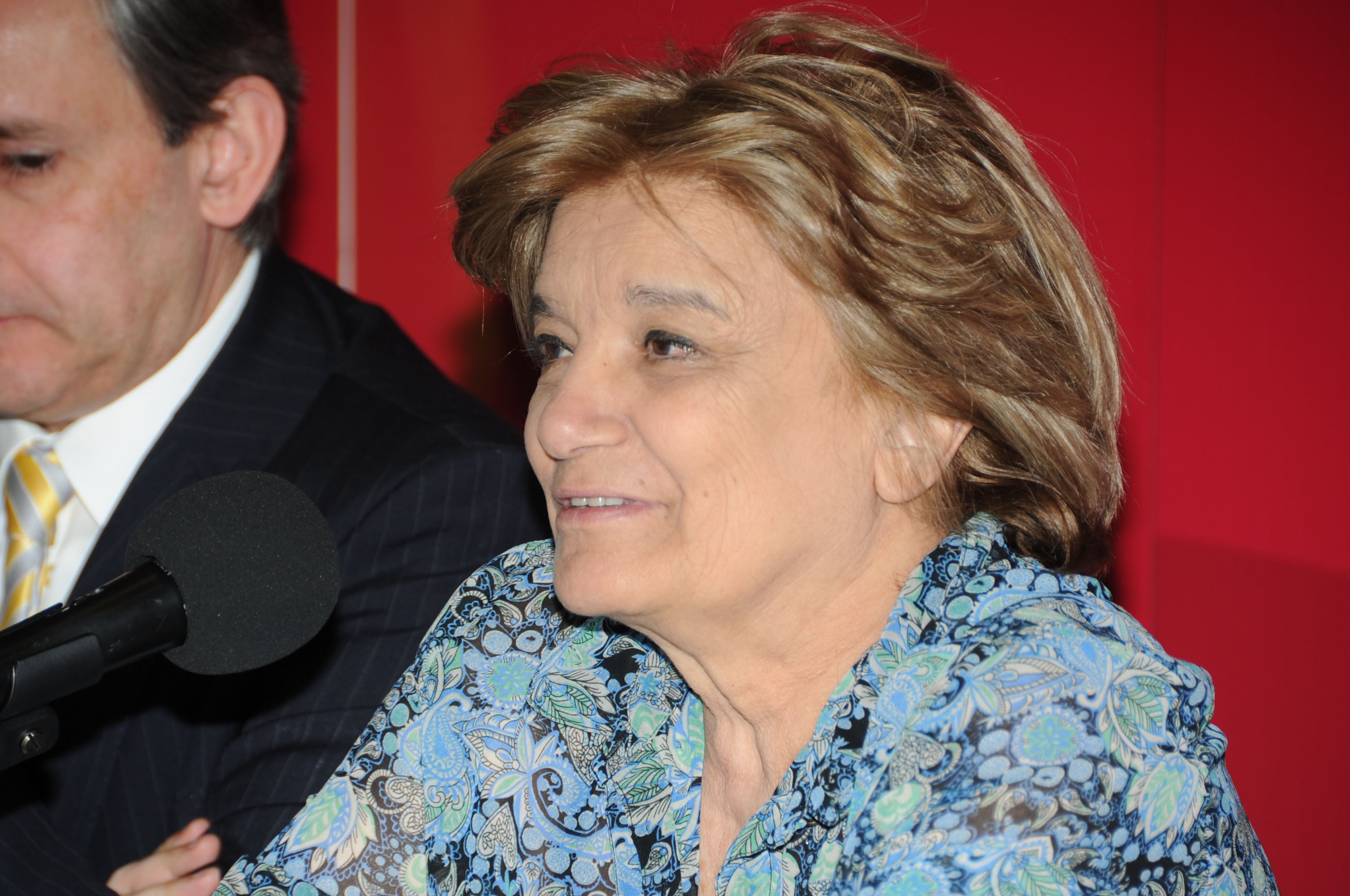 Ministra de Vivienda, Eneida de León