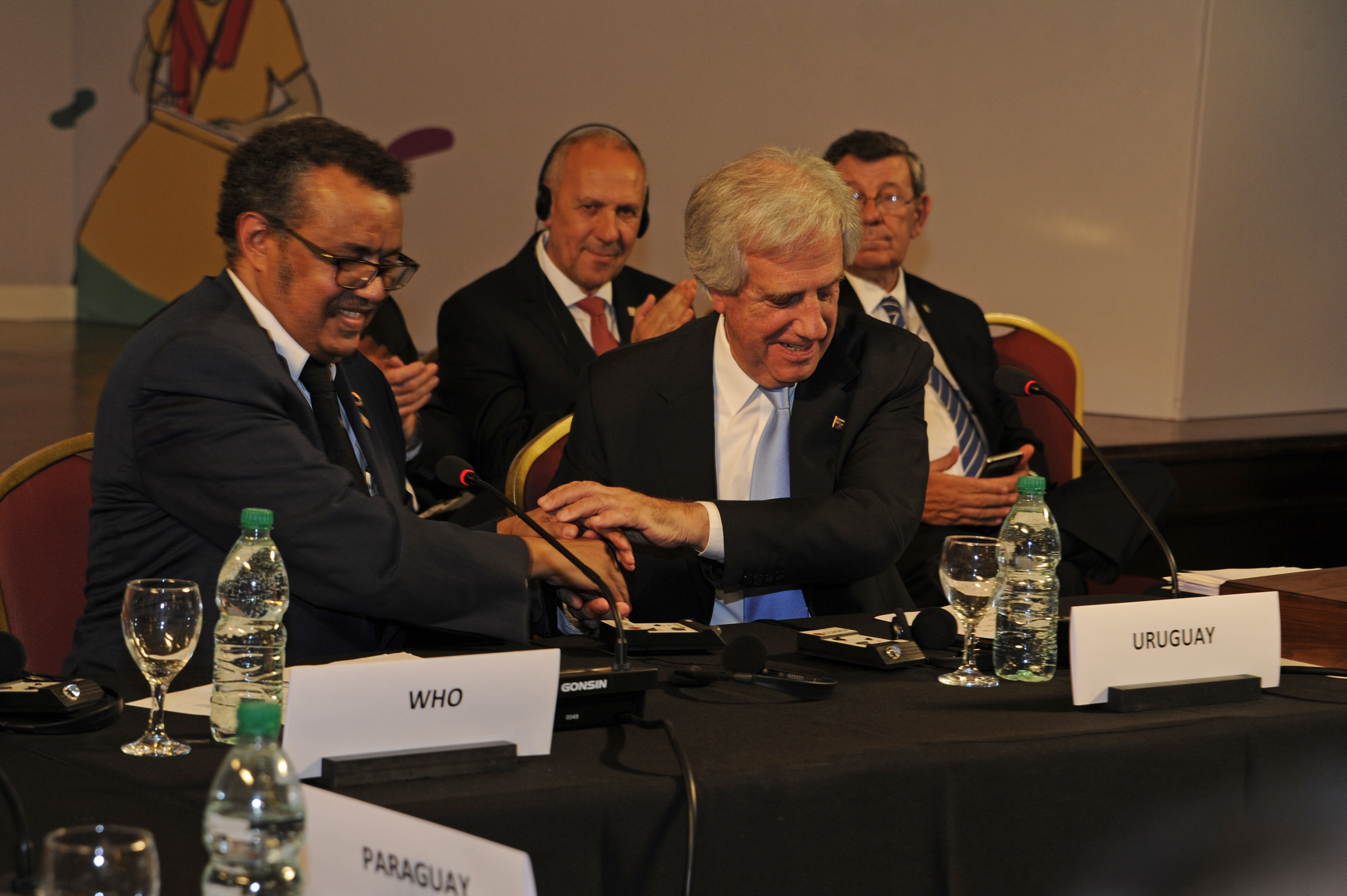 Presidente Tabaré Vázquez junto a Tedros Adhanom Ghebreyesus, presidente de OMS