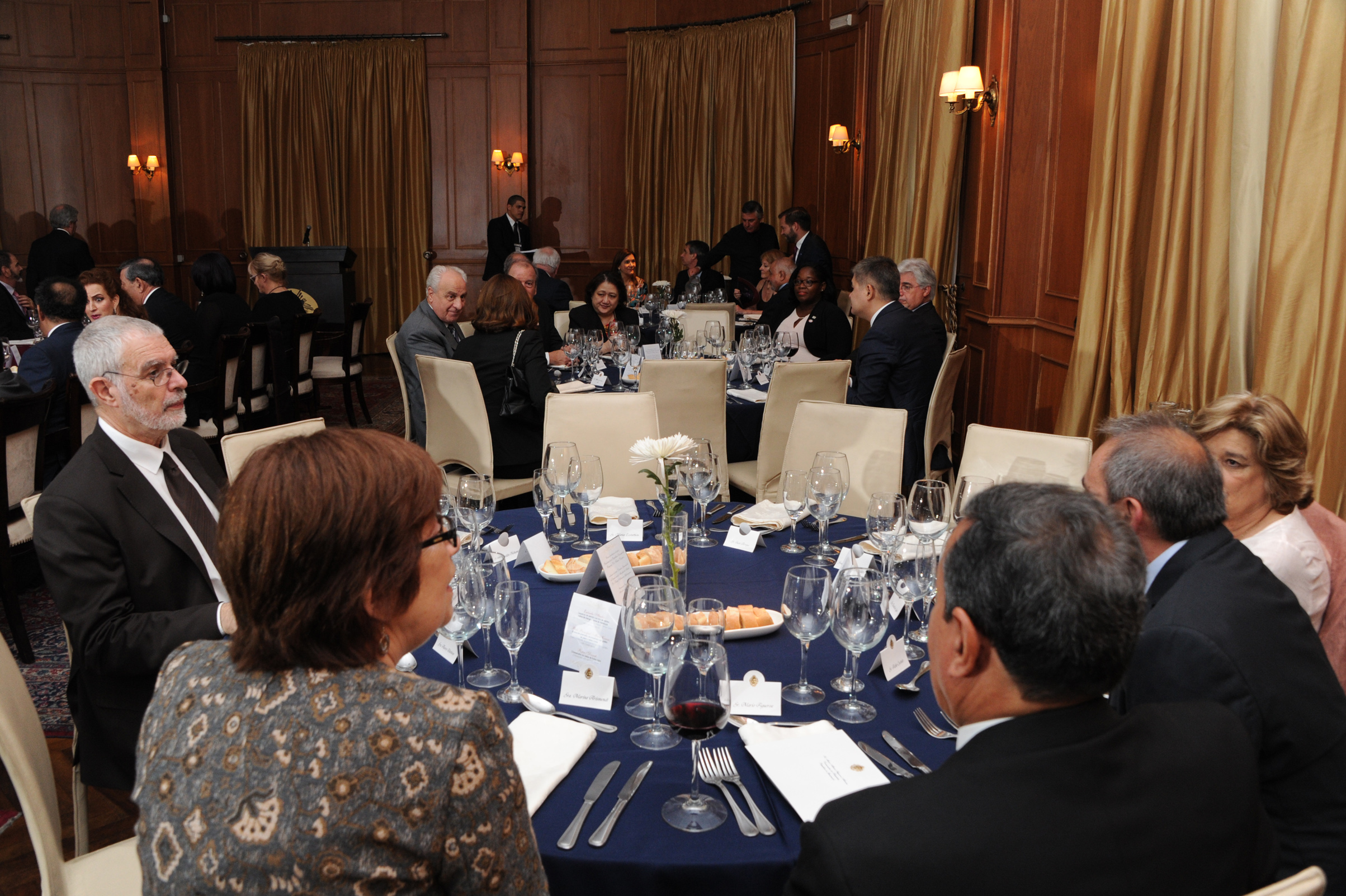 Presidente Vázquez encabezó cena de honor