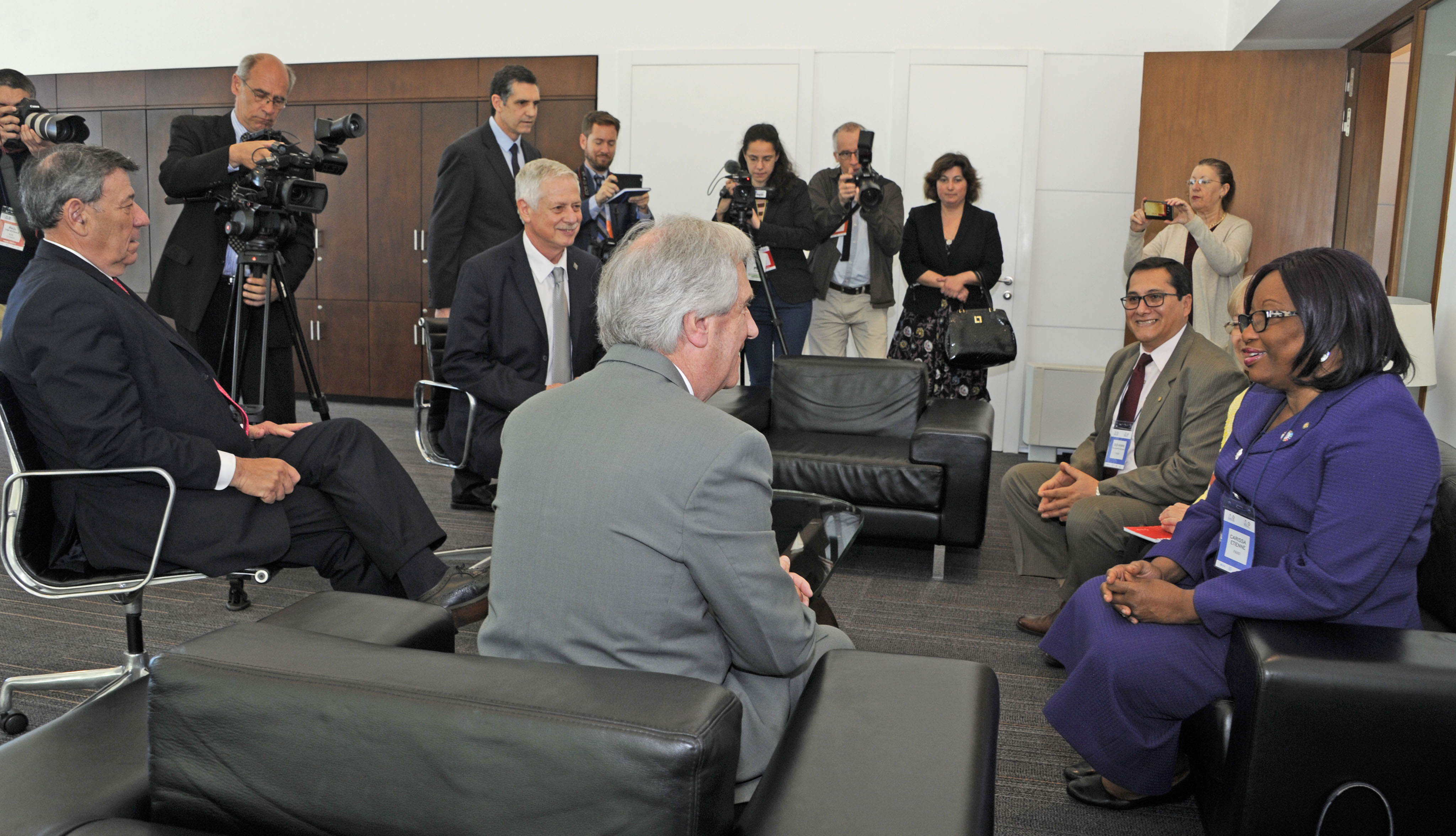 Tabaré Vázquez, Carissa Etienne, Rodolfo Nin Novoa, Giovanni Escalante y Jorge Basso