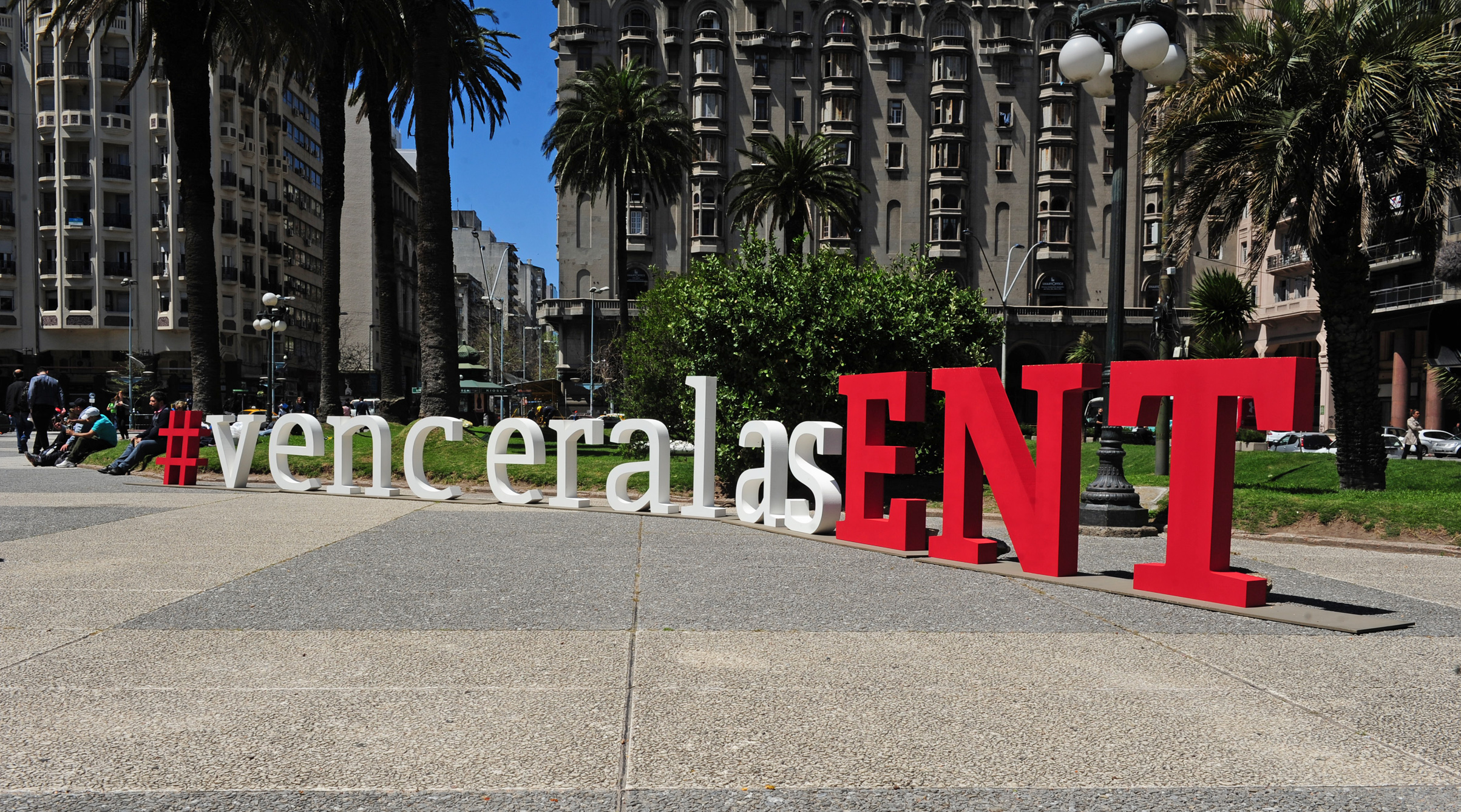 Actividades educativas y recreativas en Plaza Independencia