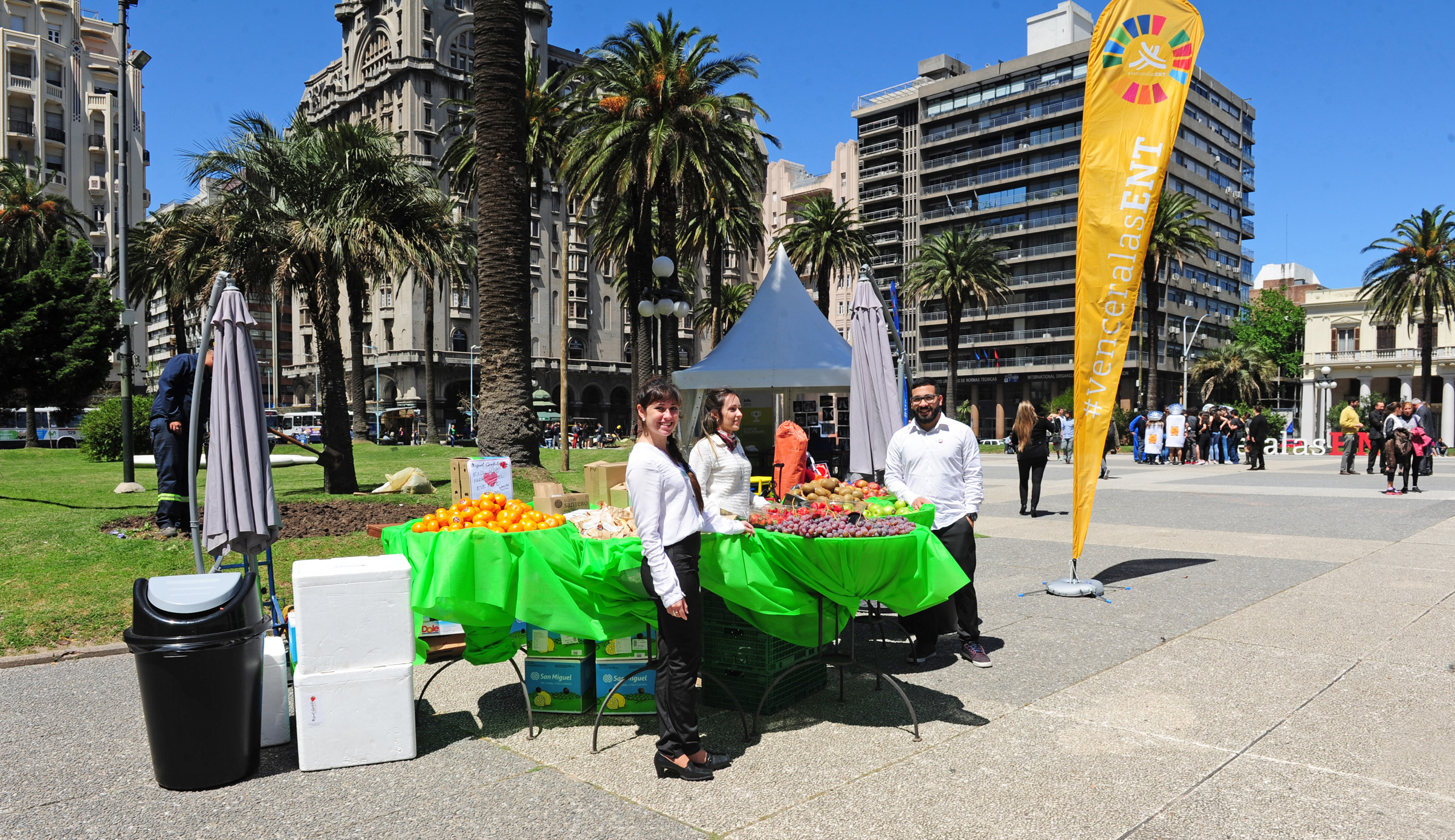 Actividades educativas y recreativas en Plaza Independencia