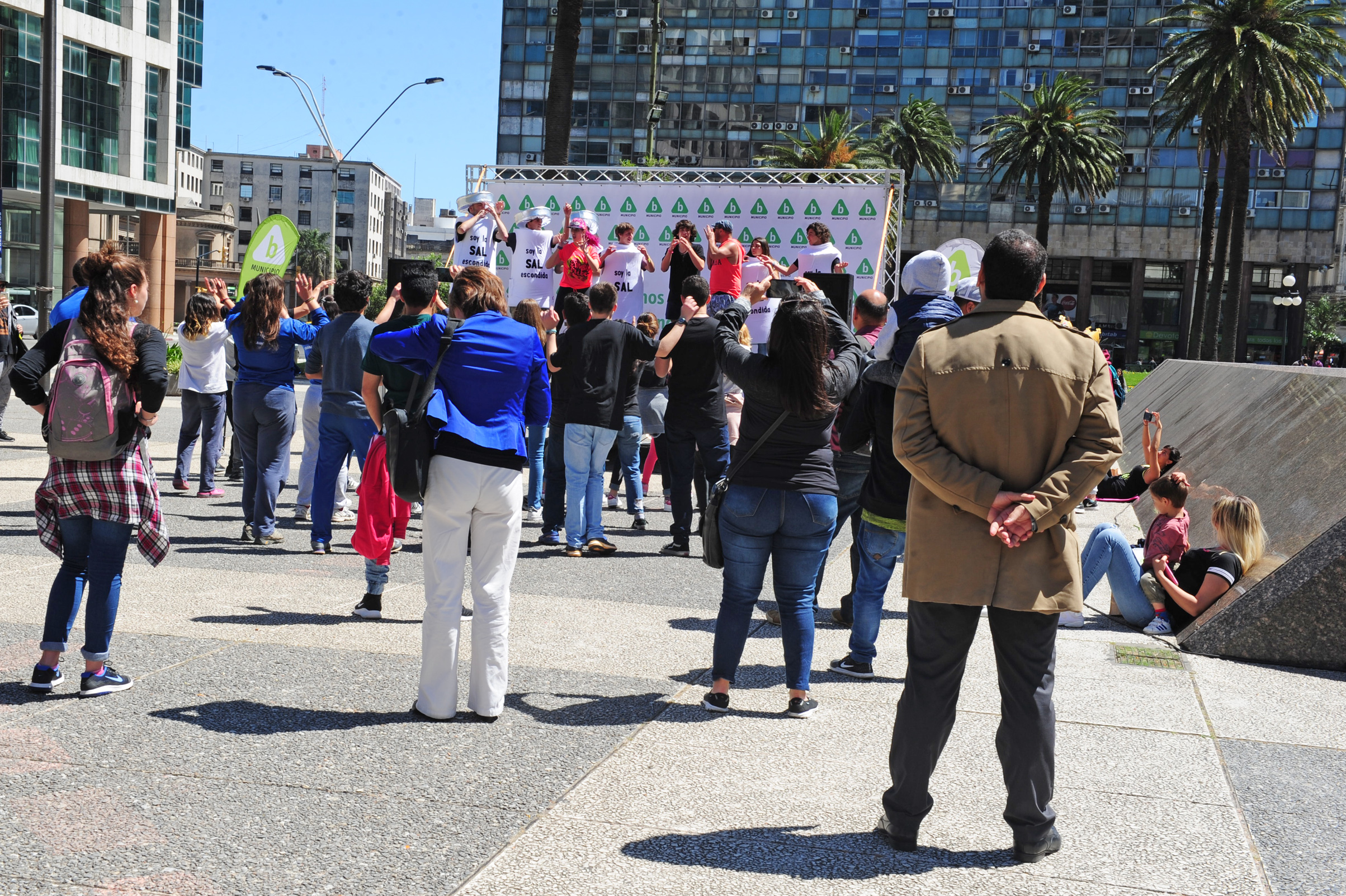 Actividades educativas y recreativas en Plaza Independencia