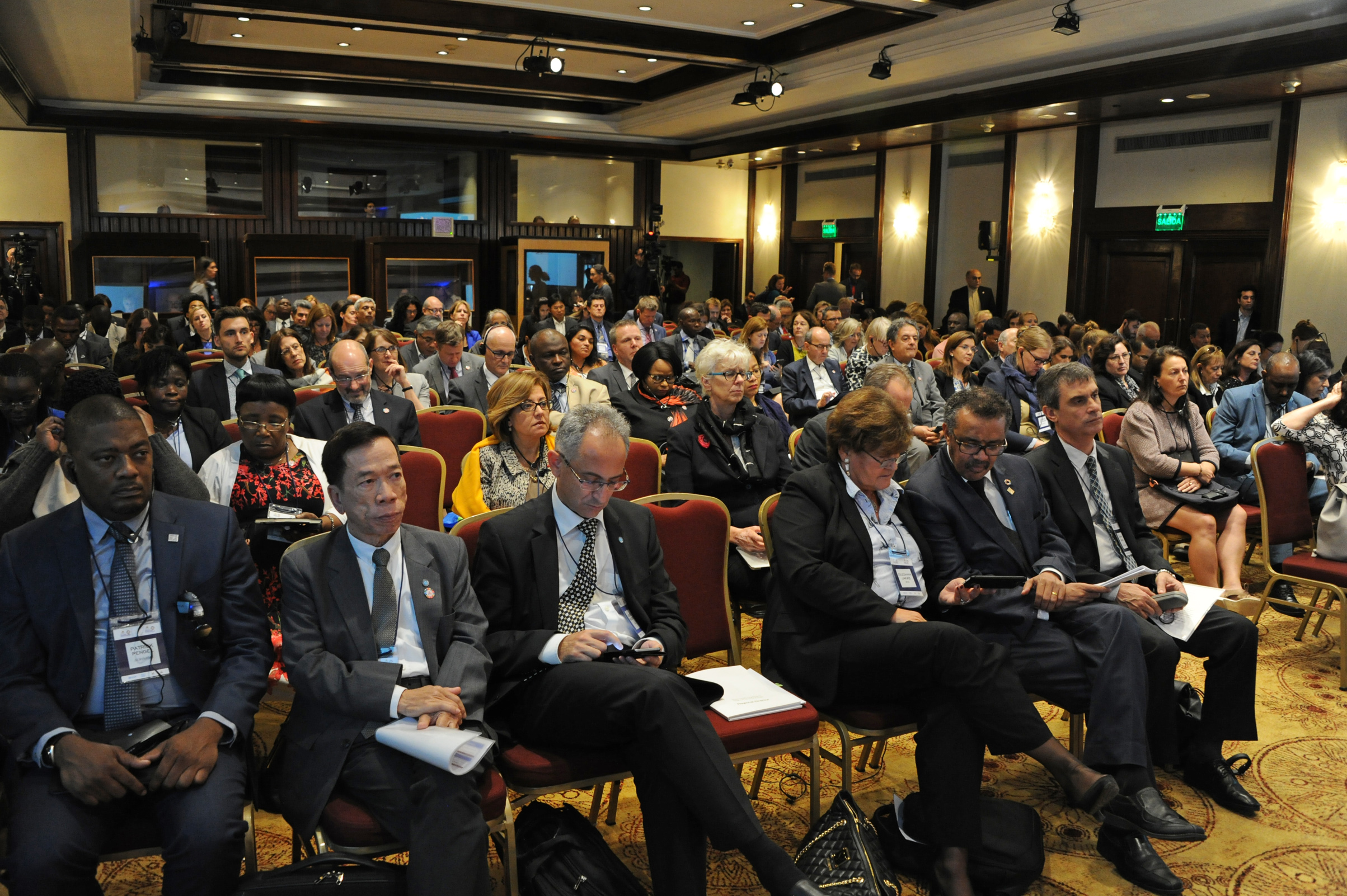 Asistentes al panel de especialistas