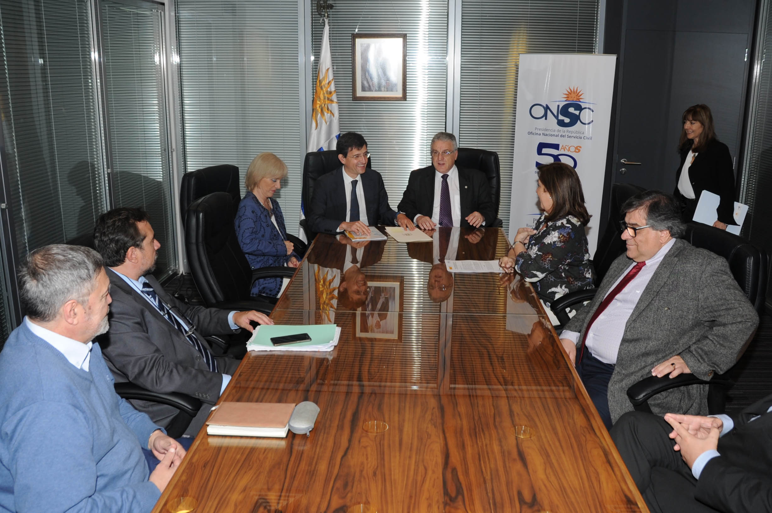 Firma del memorando de entendimiento entre ONSC de Uruguay y el INAP del Reino de España