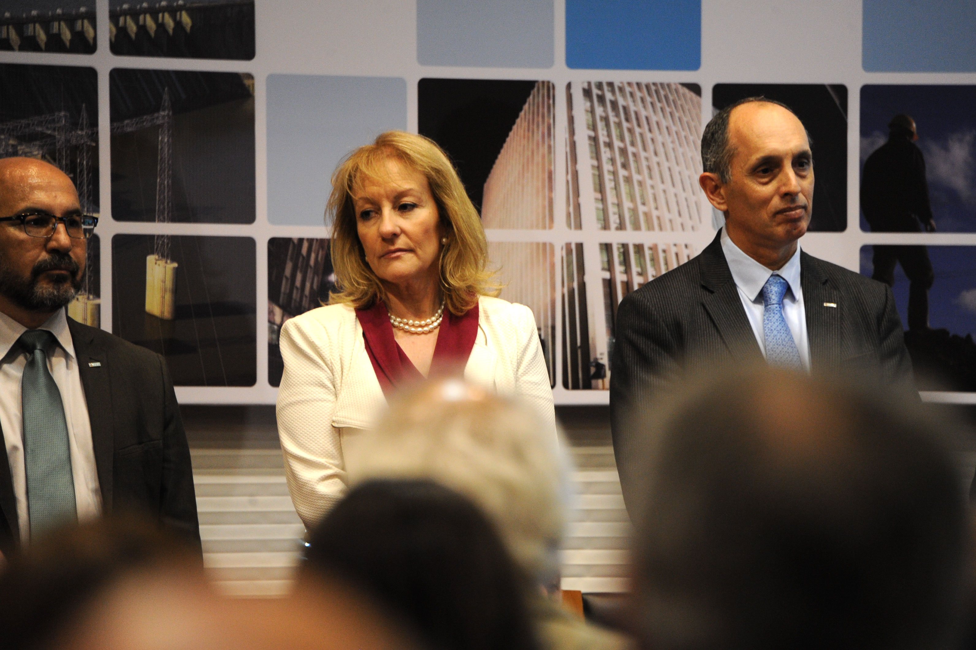 Ministra Carolina Cosse junto a presidente de UTE, Gonzalo Casaravilla