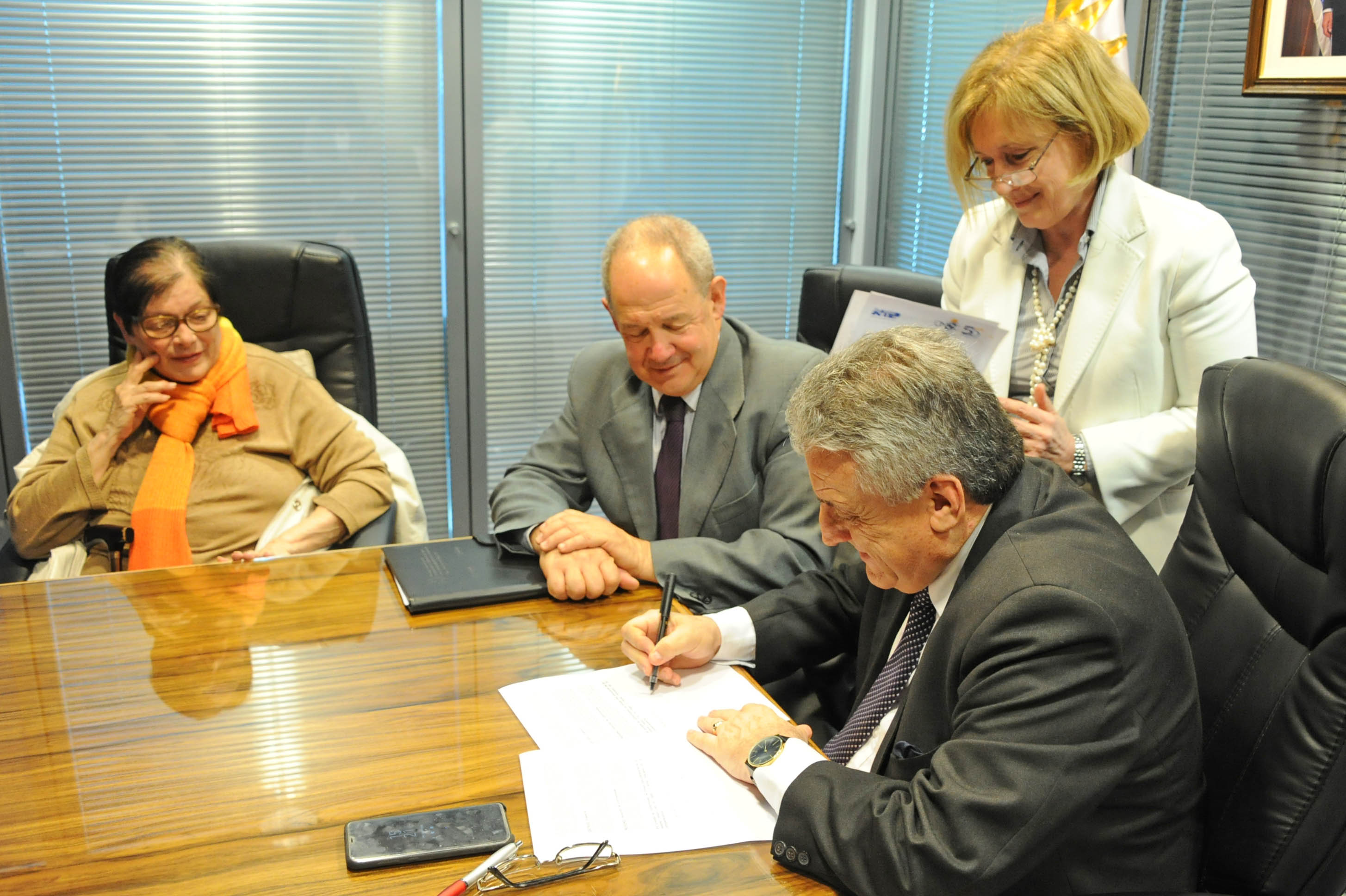 Firma de acuerdo entre la Oficina Nacional de Servicio Civil con la Junta de Transparencia y Ética Pública