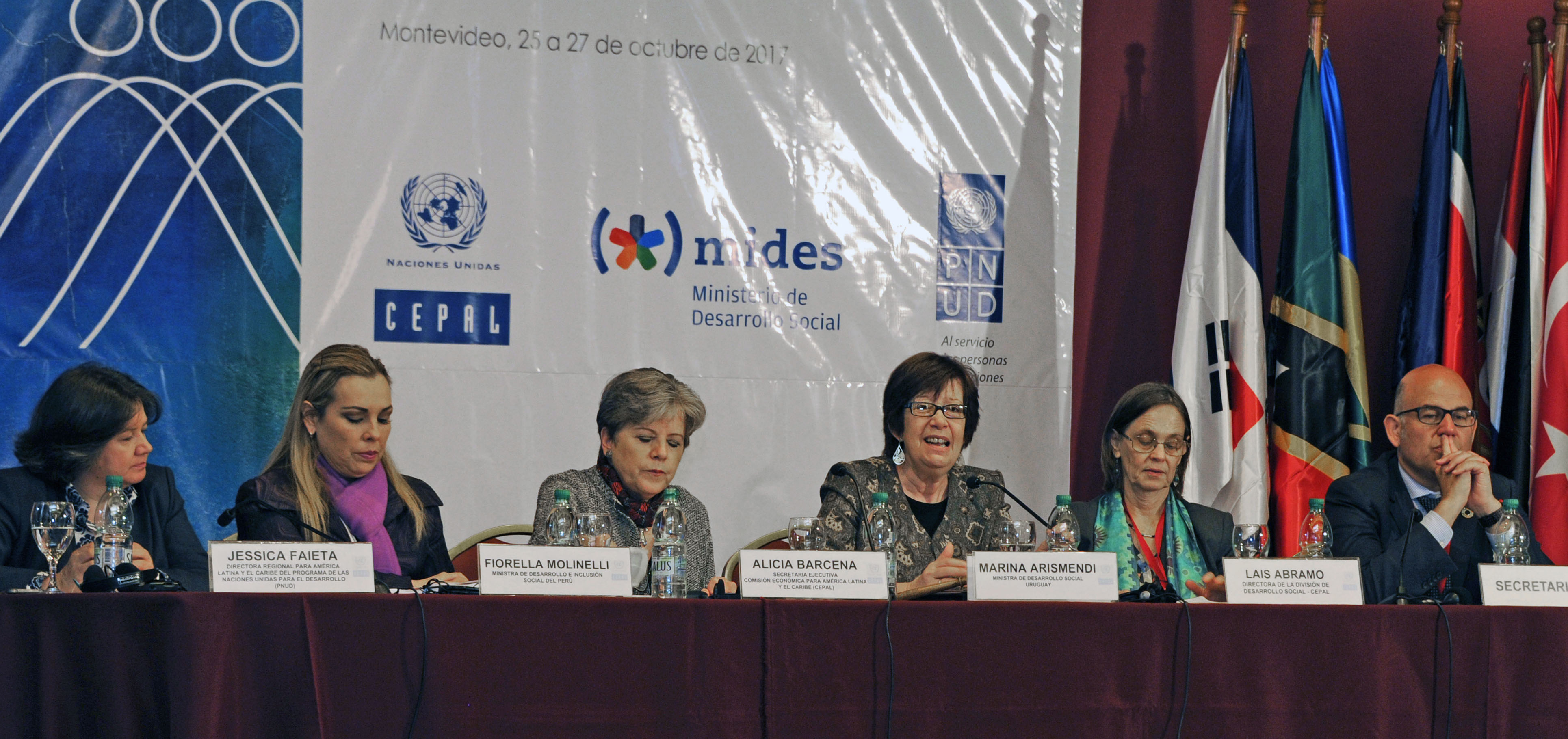 Ministra Marina Arismendi durante su oratoria