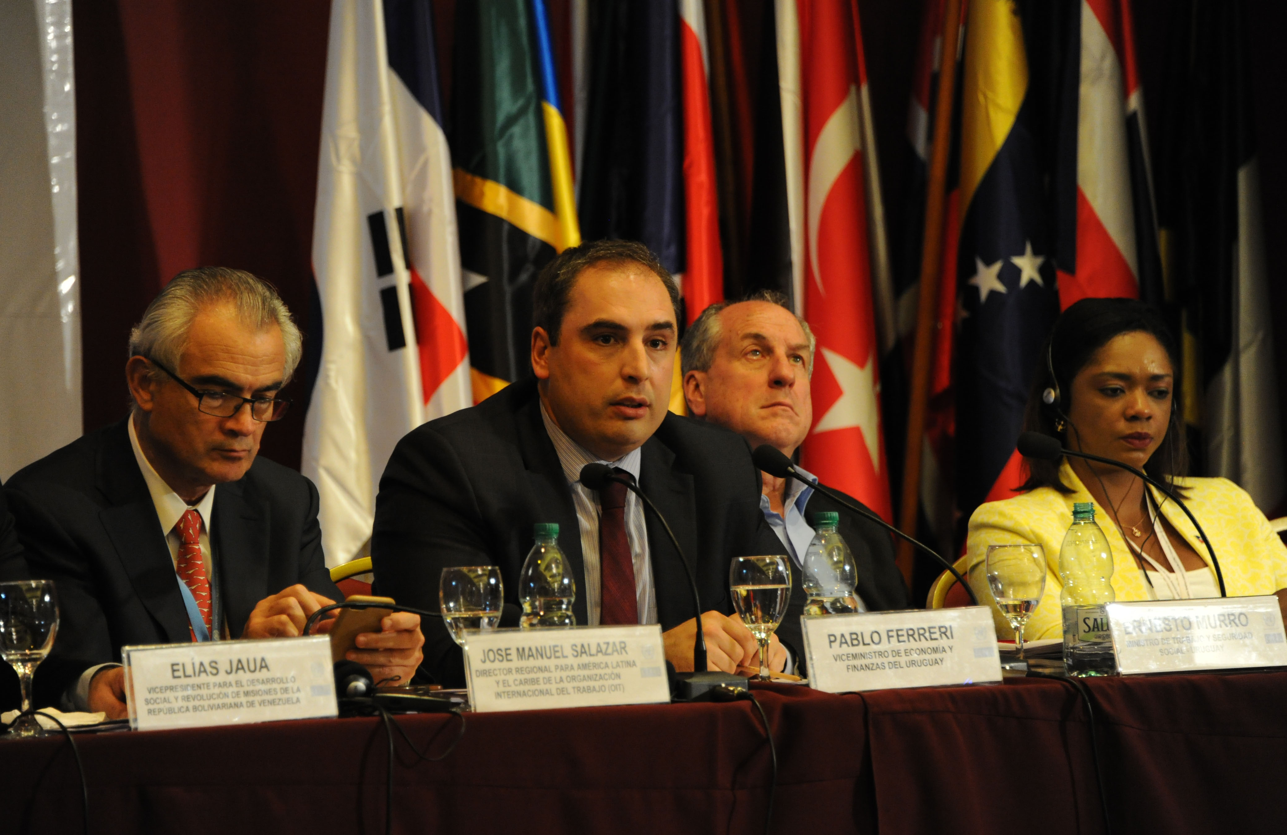 Murro y Ferreri en la segunda reunión de la Conferencia Regional sobre Desarrollo Social de América Latina y el Caribe