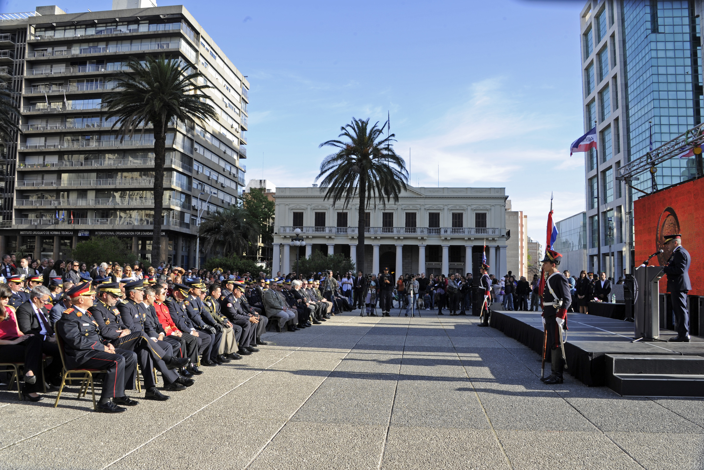 Acto de celebración del 130.° aniversario de la Dirección Nacional de Bomberos