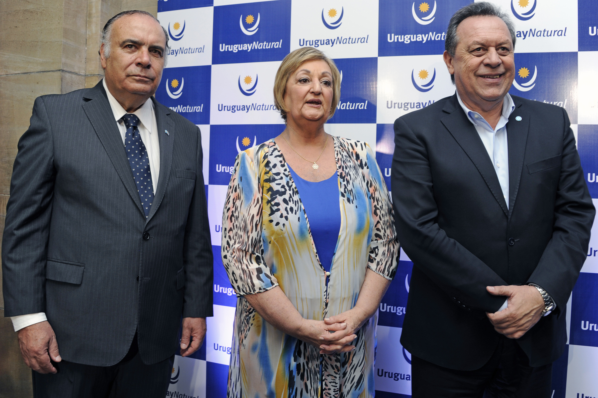 Embajador Uruguayo en Argentina, Héctor Lescano, ministra de Turismo Liliam Kechichian y José Gustavo Santos, ministro de turismo de Argentina
