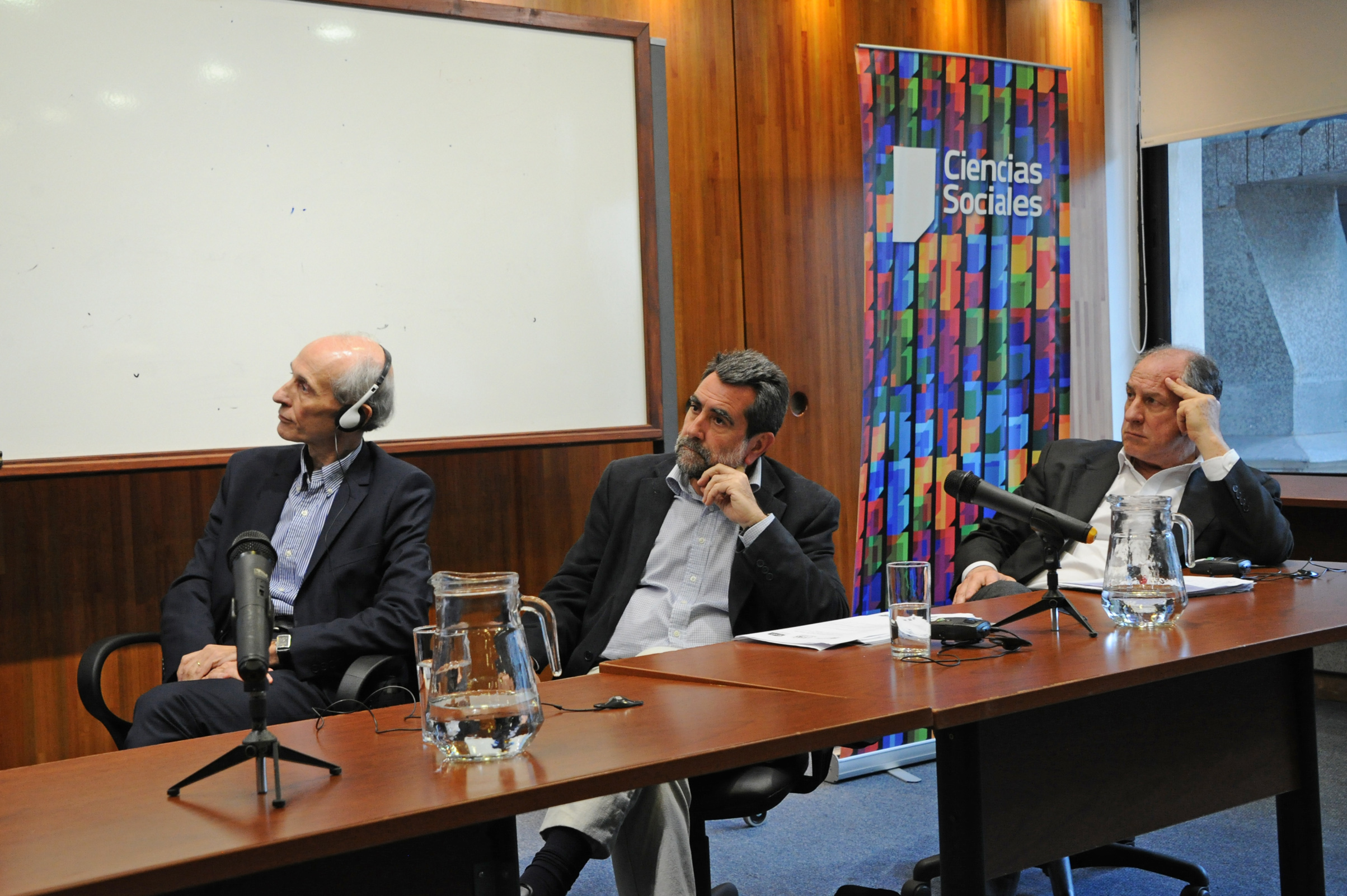 Mesa redonda sobre el mercado de trabajo y las relaciones laborales