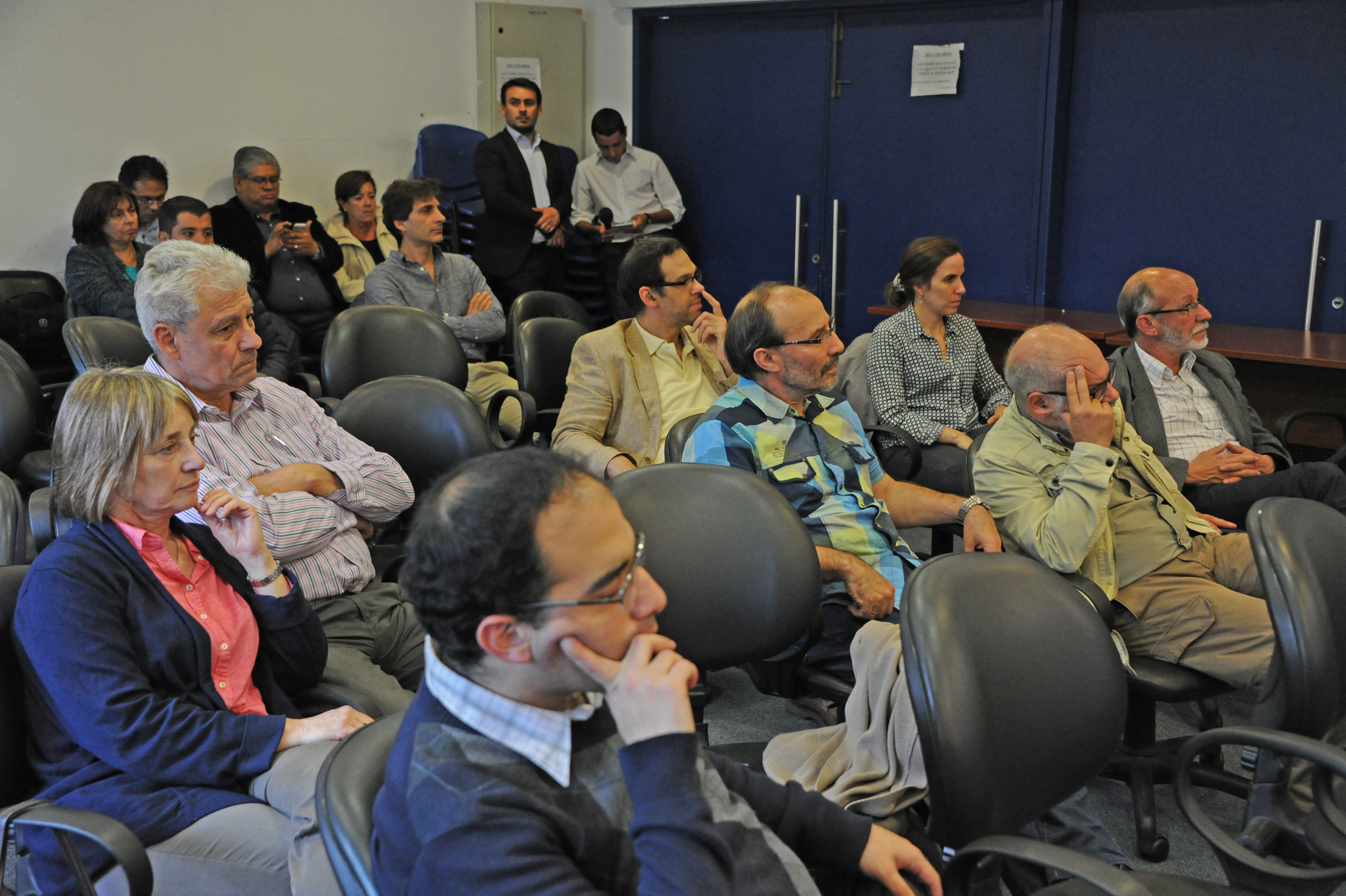 Asistentes a la mesa redonda