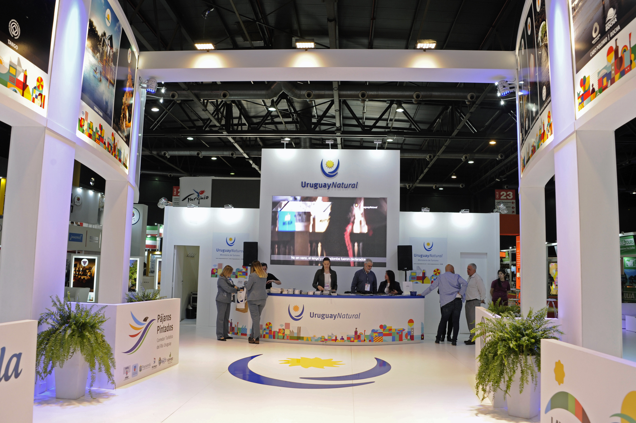 Estand de Uruguay en la Feria Internacional de Turismo de América Latina (FIT 2017), en Buenos Aires
