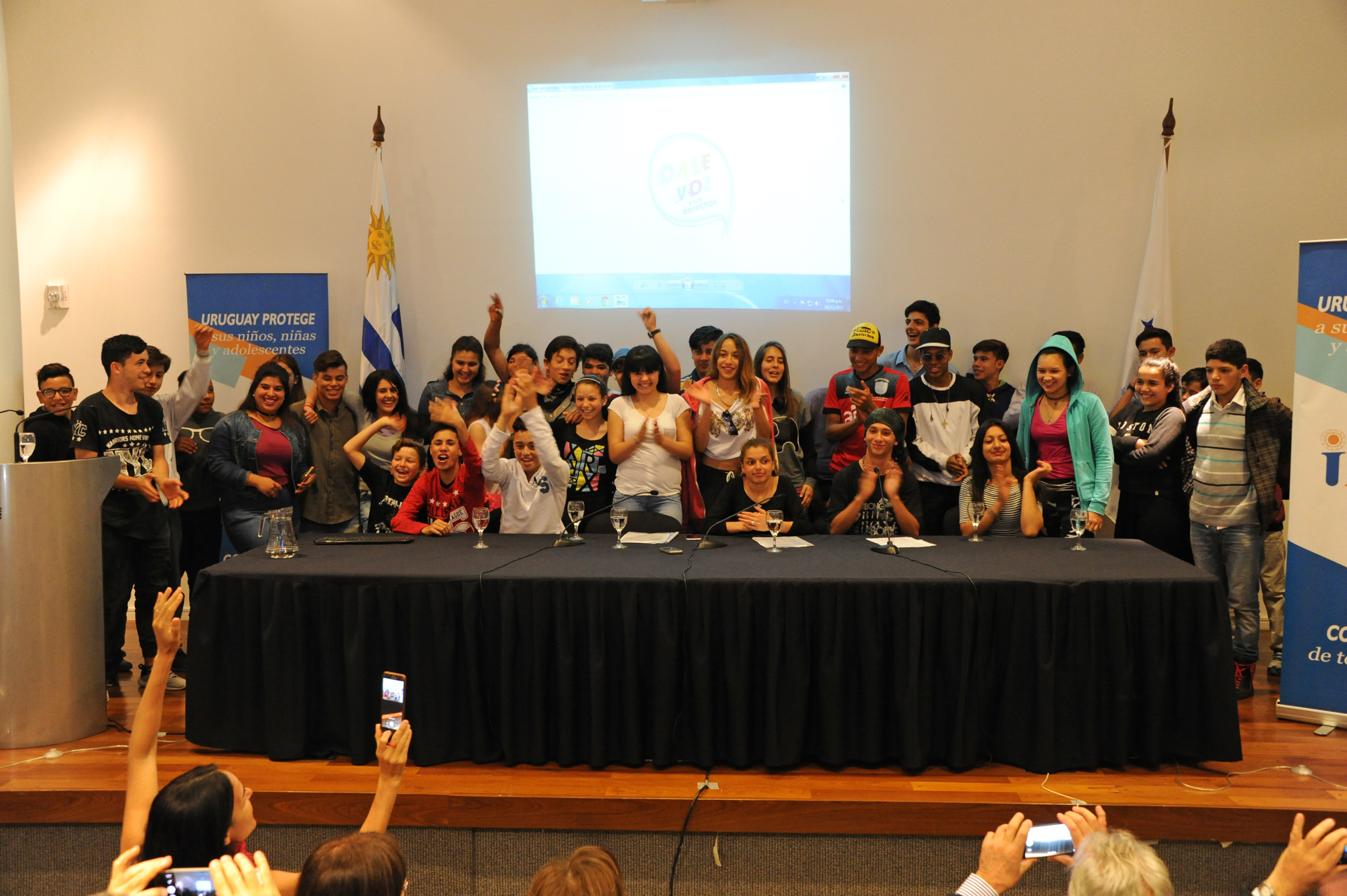Jóvenes participantes de la actividad