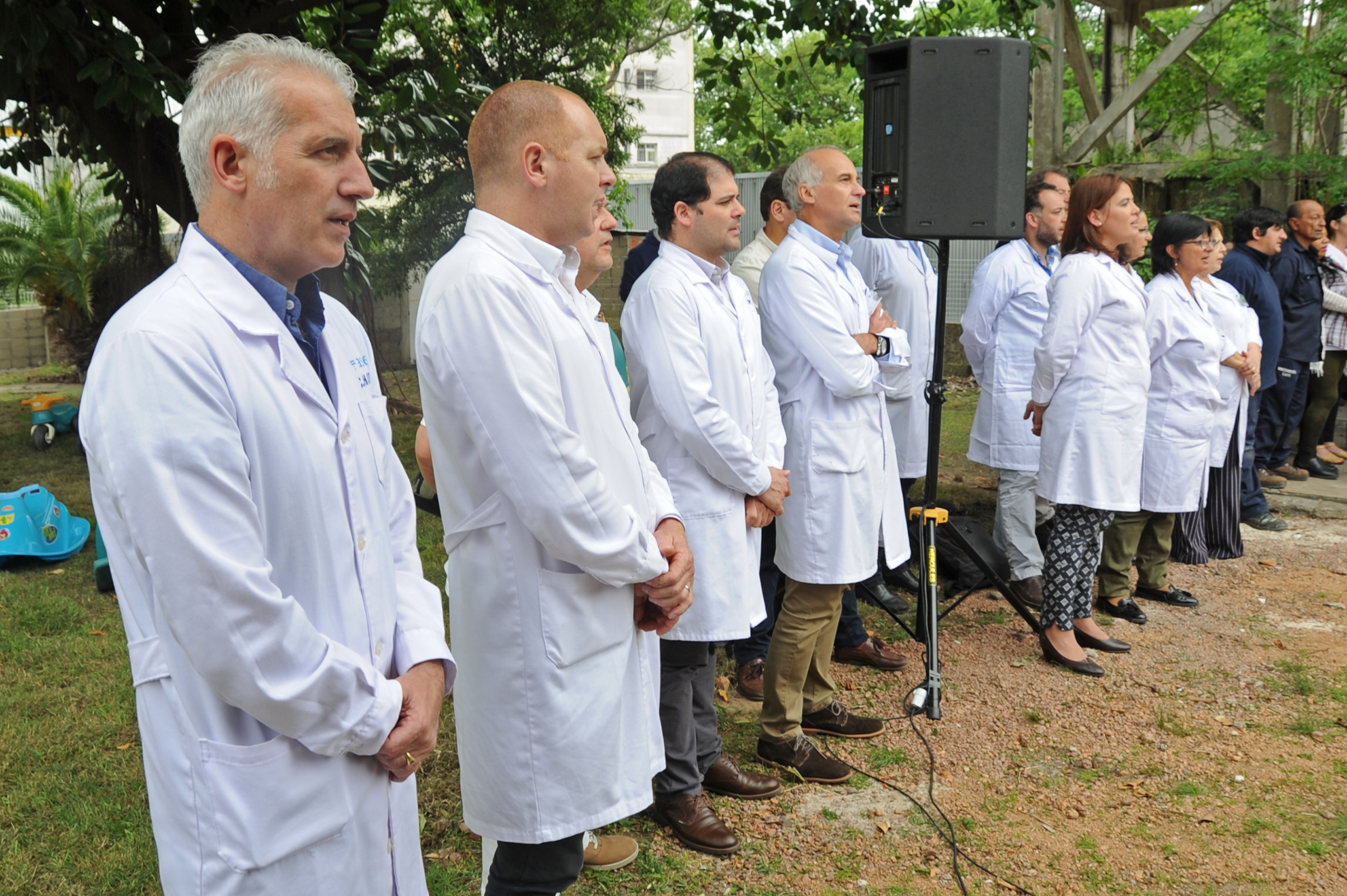 Autoridades del Hospital Pereira Rossell, durante el inicio del acto de inauguración