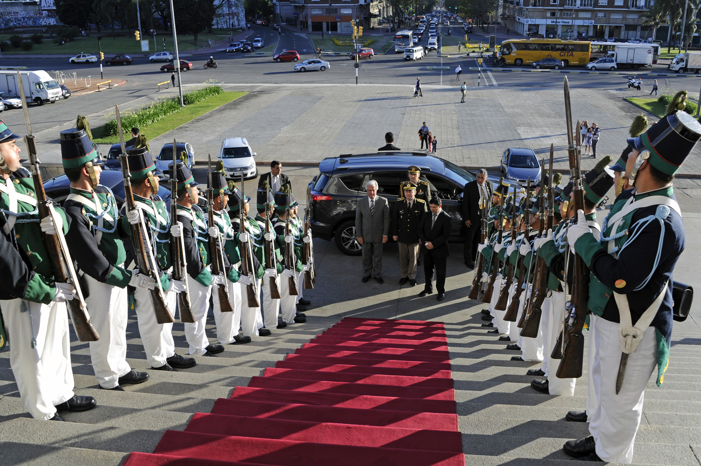 Llegada del presidente Tabaré Vázquez al Palacio Legislativo