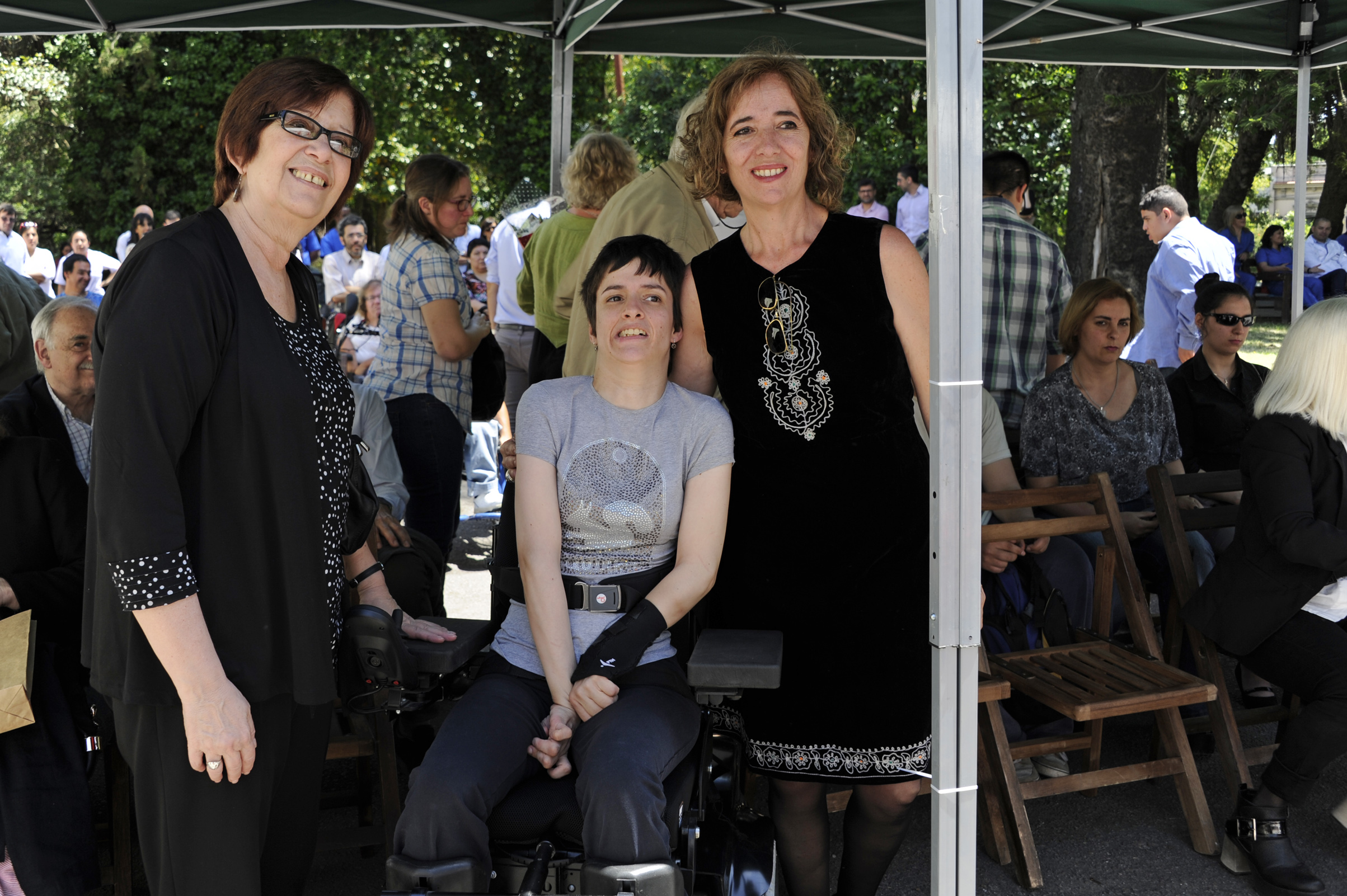 Ministra Marina Arismendi, junto a beneficiaria de Pronadis y a Directora del Programa Nacional de Discapacidad del Mides, Begoña Grau,