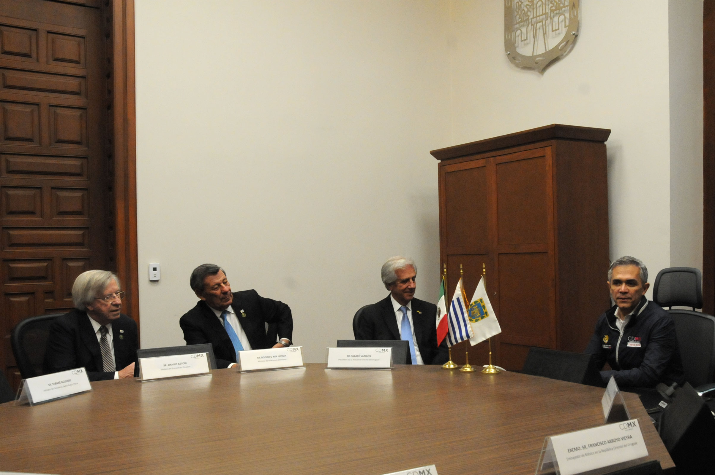 Vázquez en encuentro con jefe de Gobierno de la Ciudad de México, Miguel Ángel Mancera