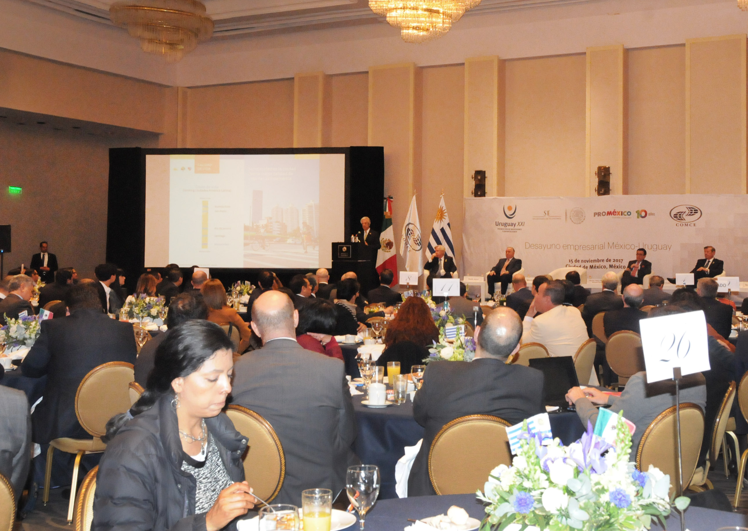 Presentación de Vázquez ante empresarios mexicanos
