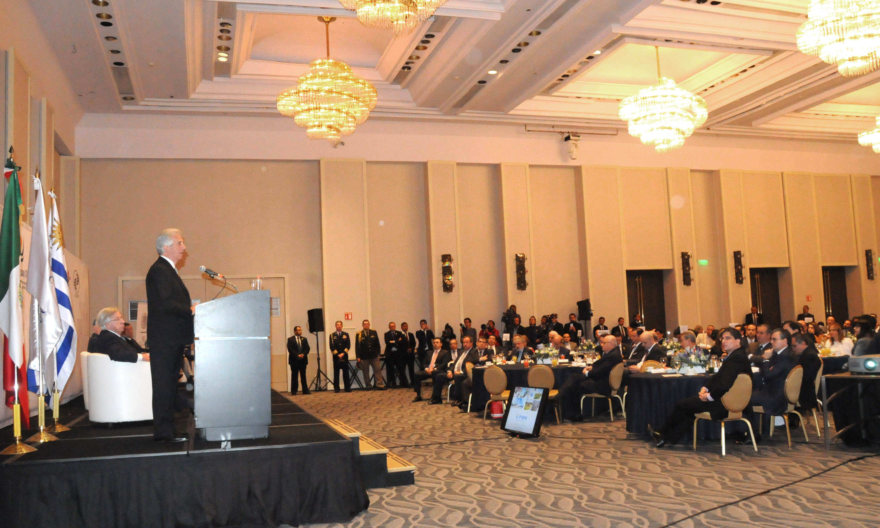 Presentación de Vázquez ante empresarios mexicanos