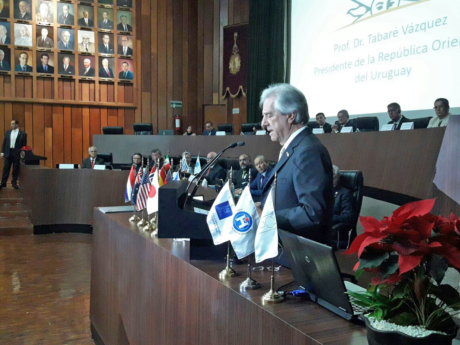 Vázquez en la inauguración del XVI Congreso Internacional Hospital del Futuro