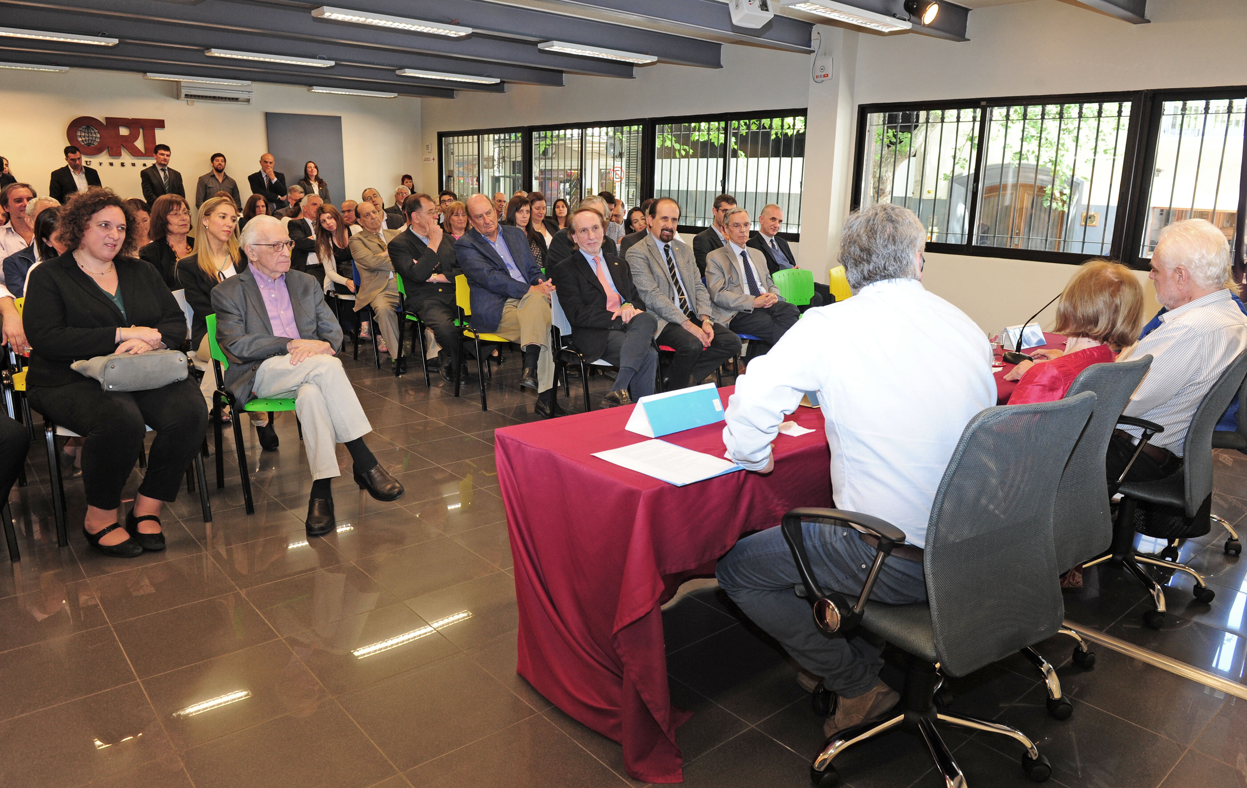 Cosse en inauguración del primer Centro Tecnológico de Biotecnología del país