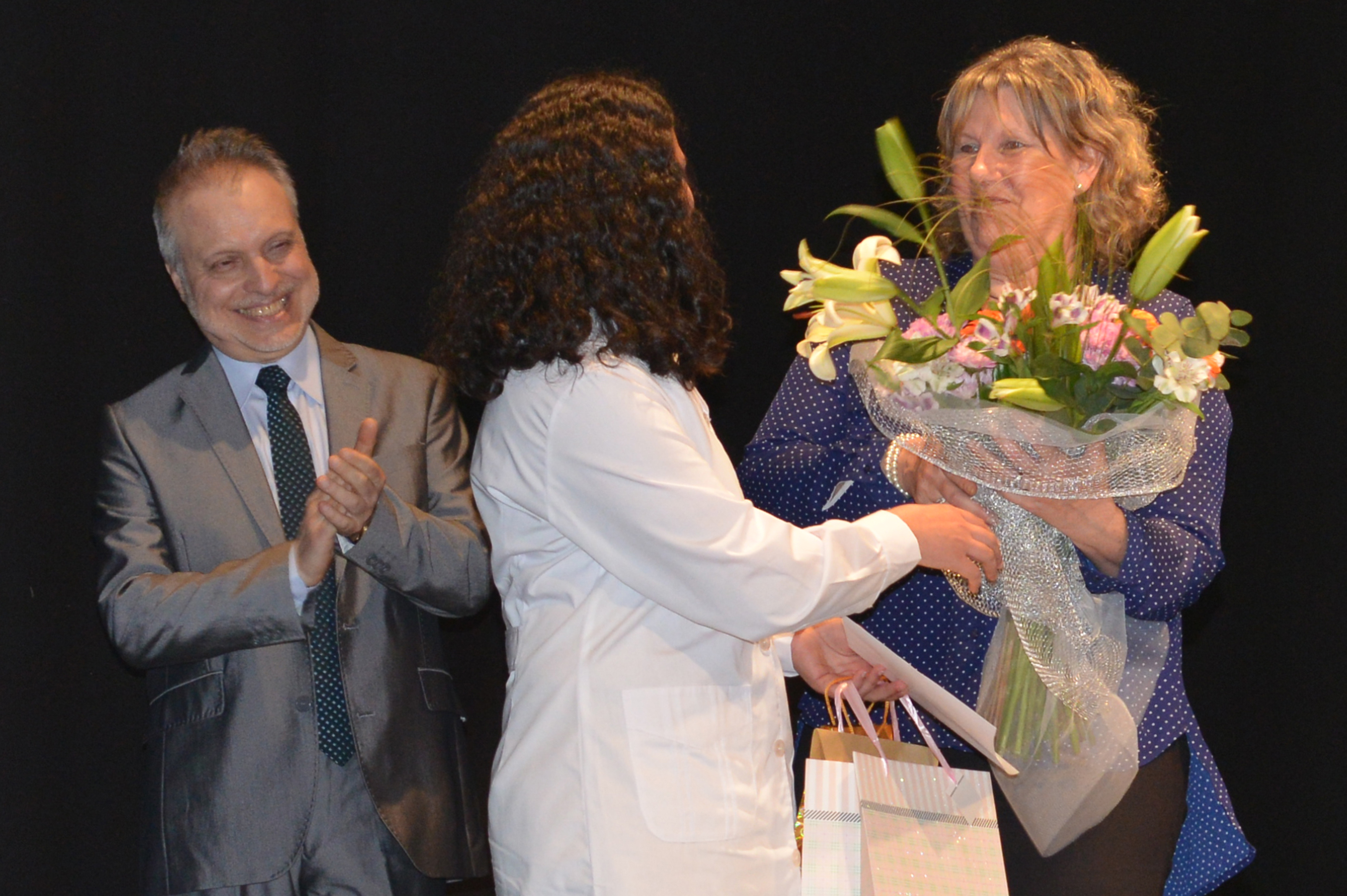 Ciento veintinueve maestros egresados de Magisterio recibieron sus títulos habilitantes