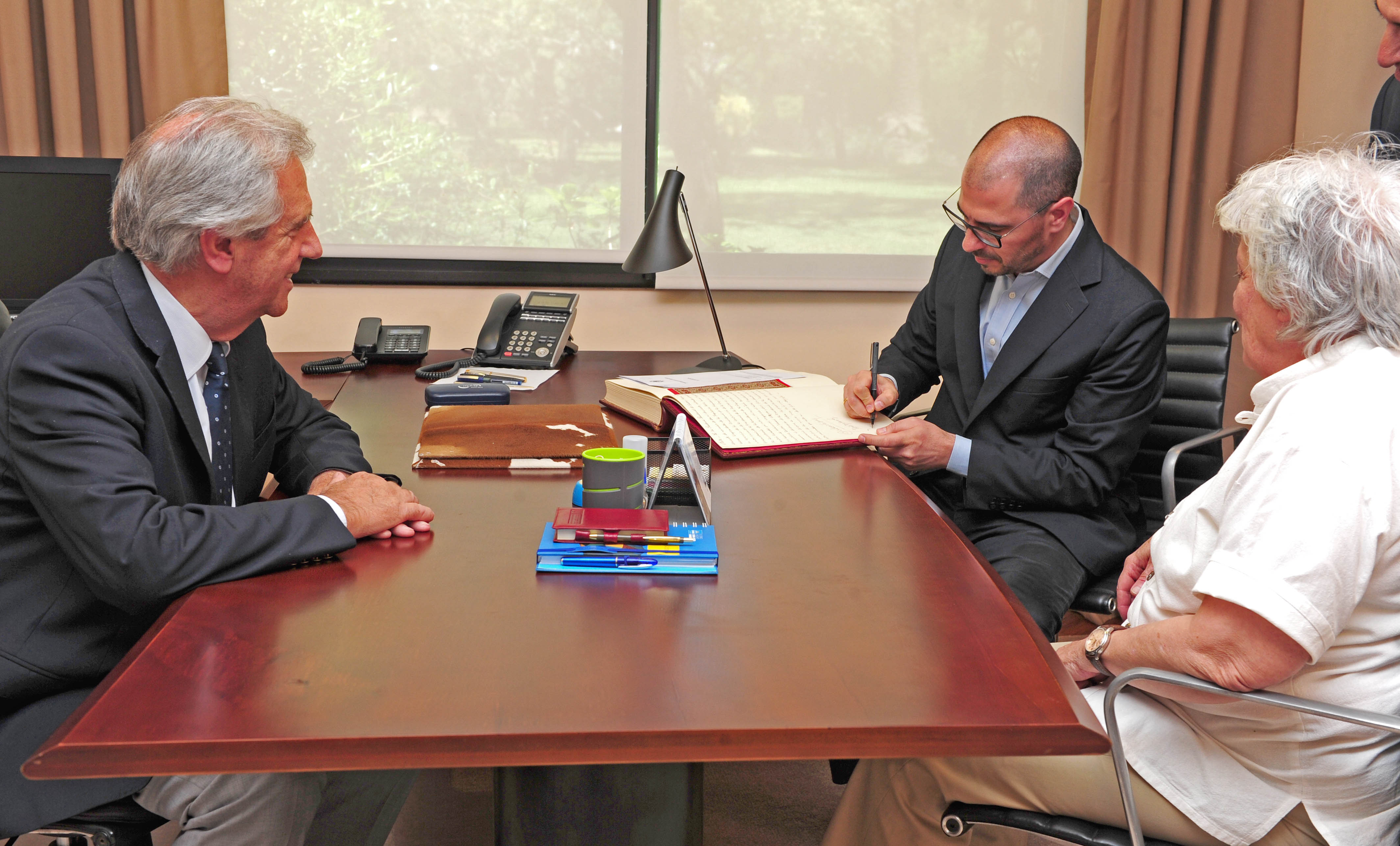 Vázquez recibe el mando presidencial